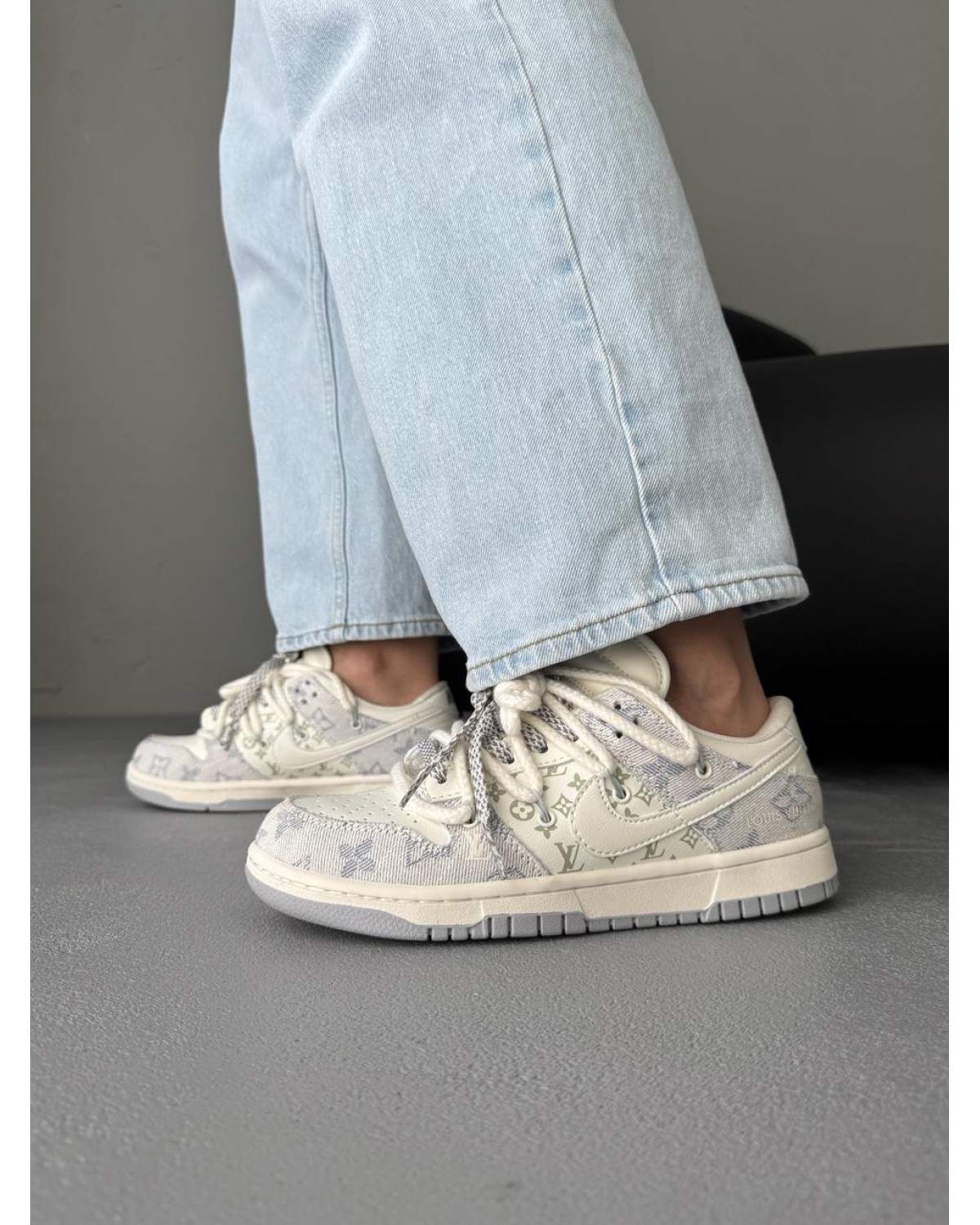 Nike SB x Louis Vuitton Beige/Grey