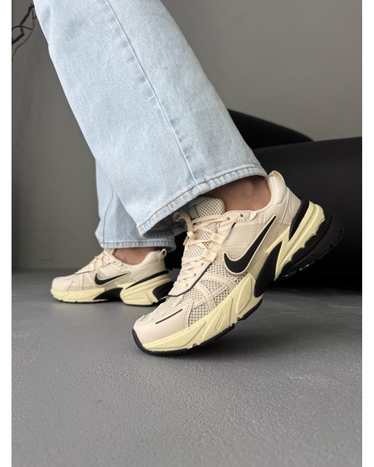 Nike V2K Runtekk Beige/Black