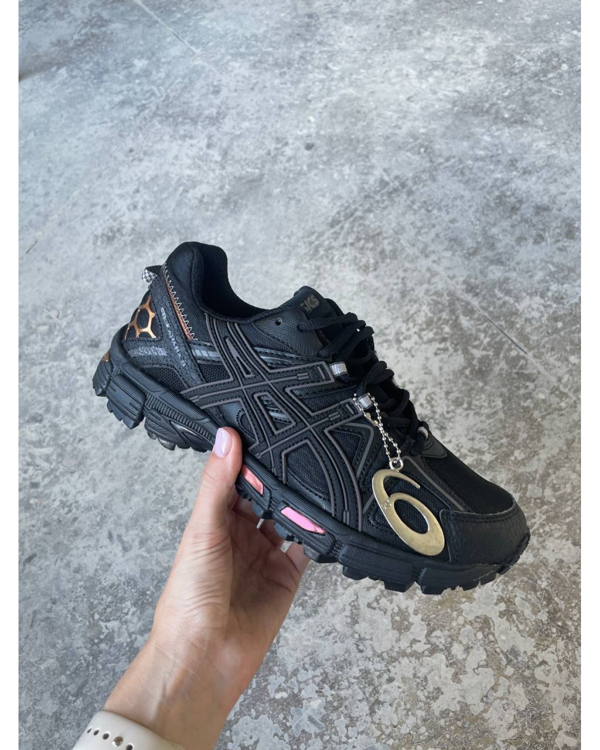 Asics Gel-Kahana 8 Black Gold Pink