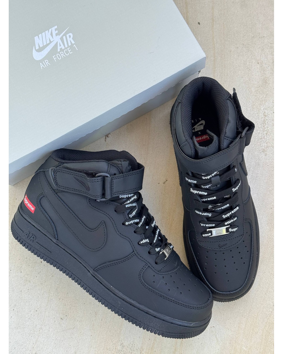 Nike Air Force 1 x Supreme