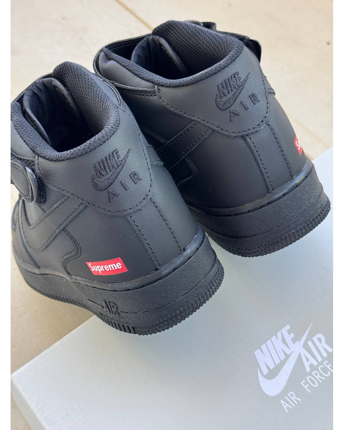 Nike Air Force 1 x Supreme