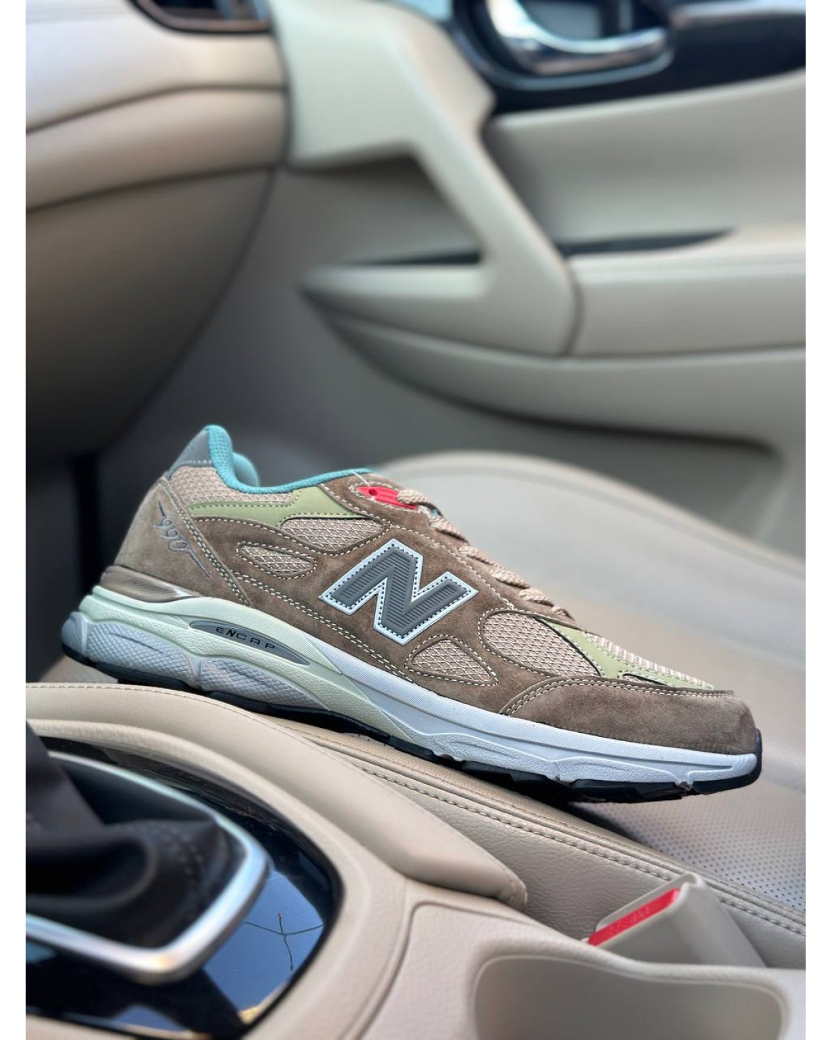 New Balance 990v3 Brown