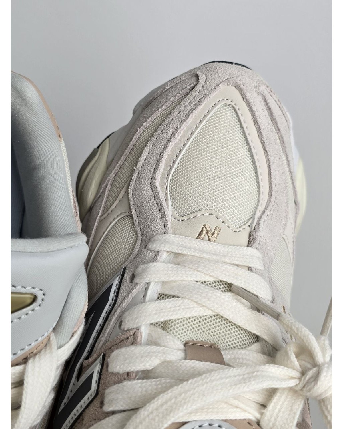 New Balance 9060 Beige