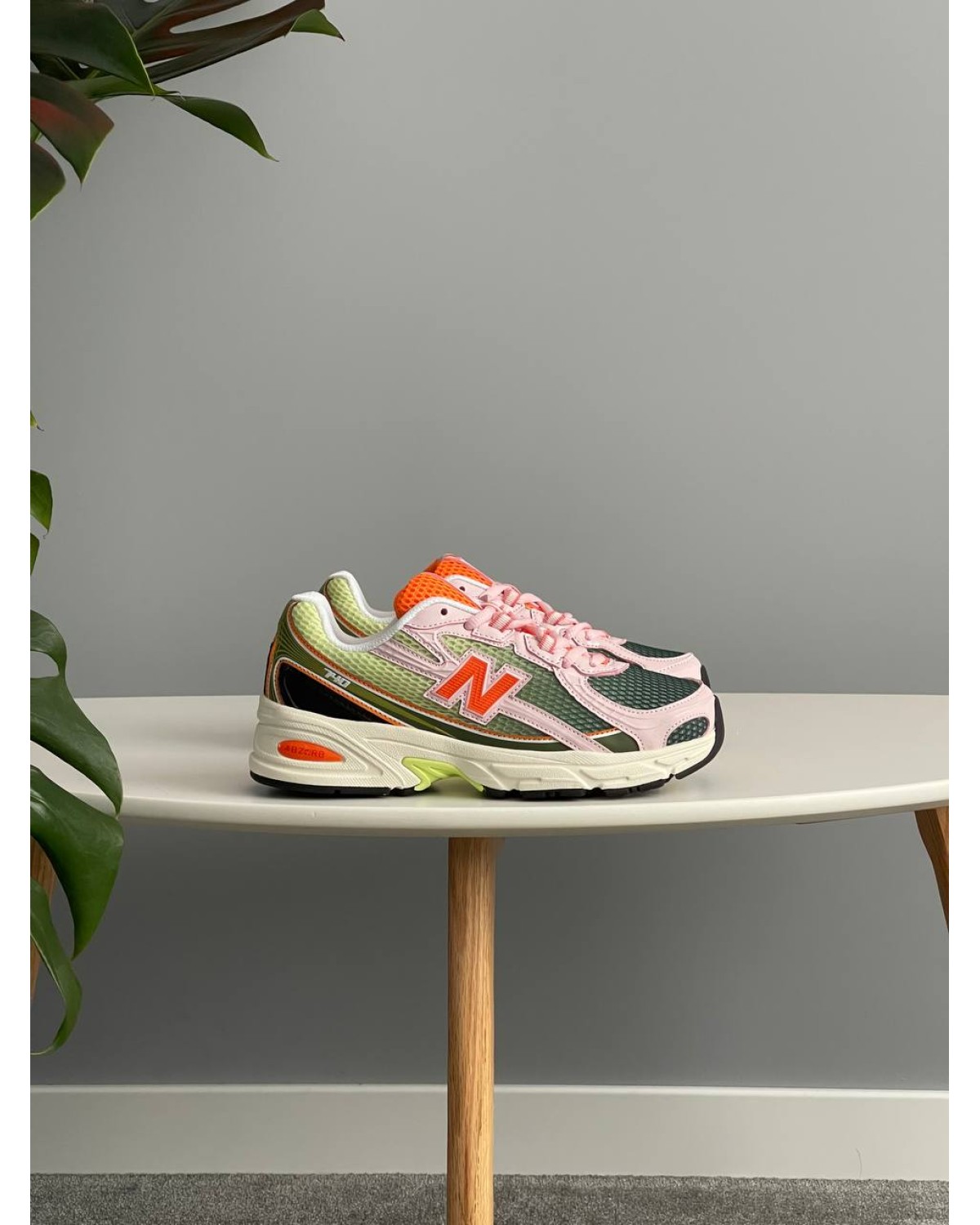 New Balance 740 Concepts Saignee