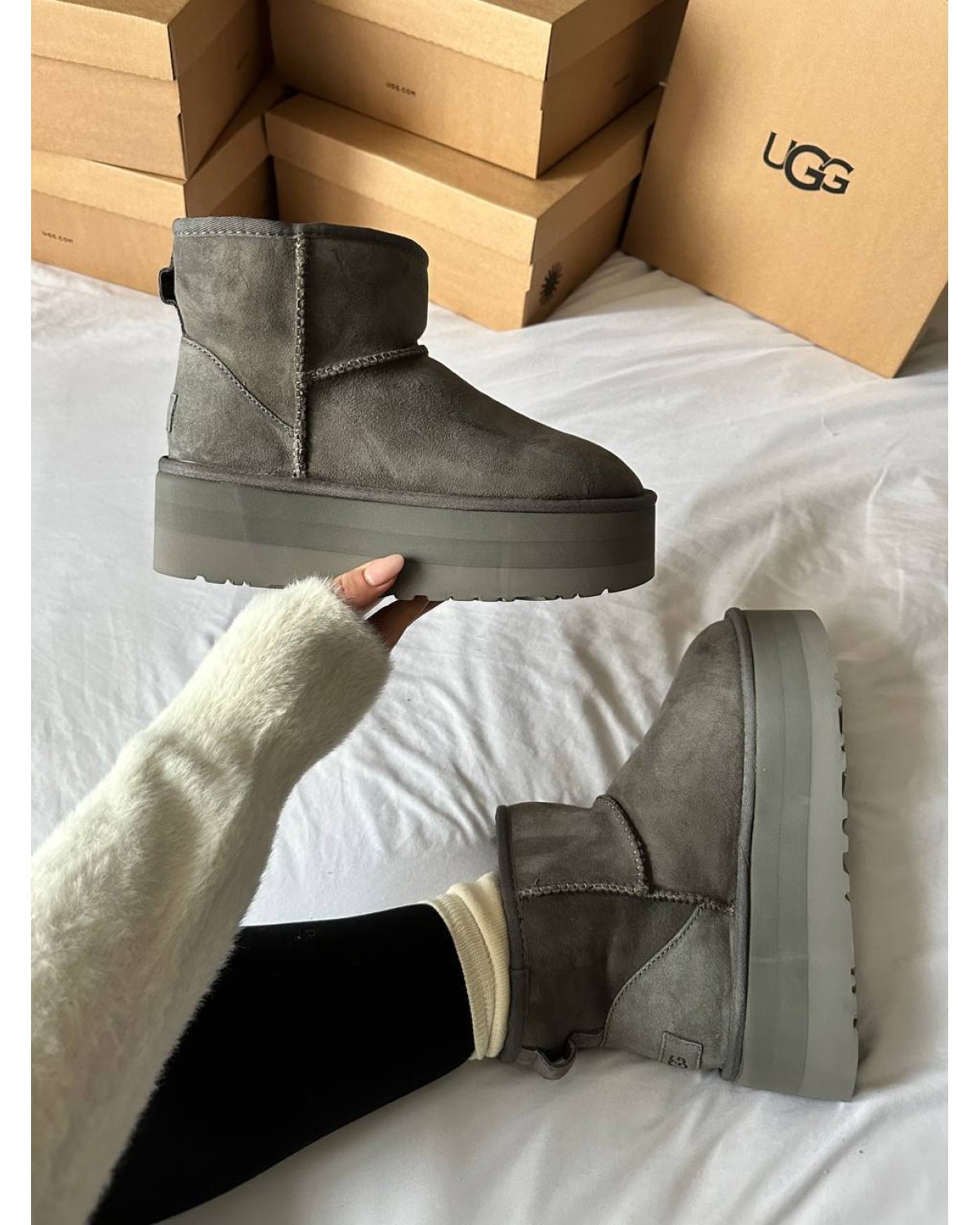 UGG Premium Mini Platform Grey
