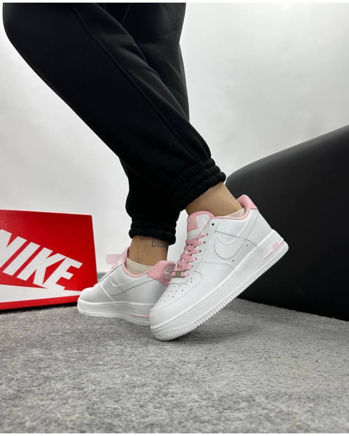 Nike Air Force White Pink