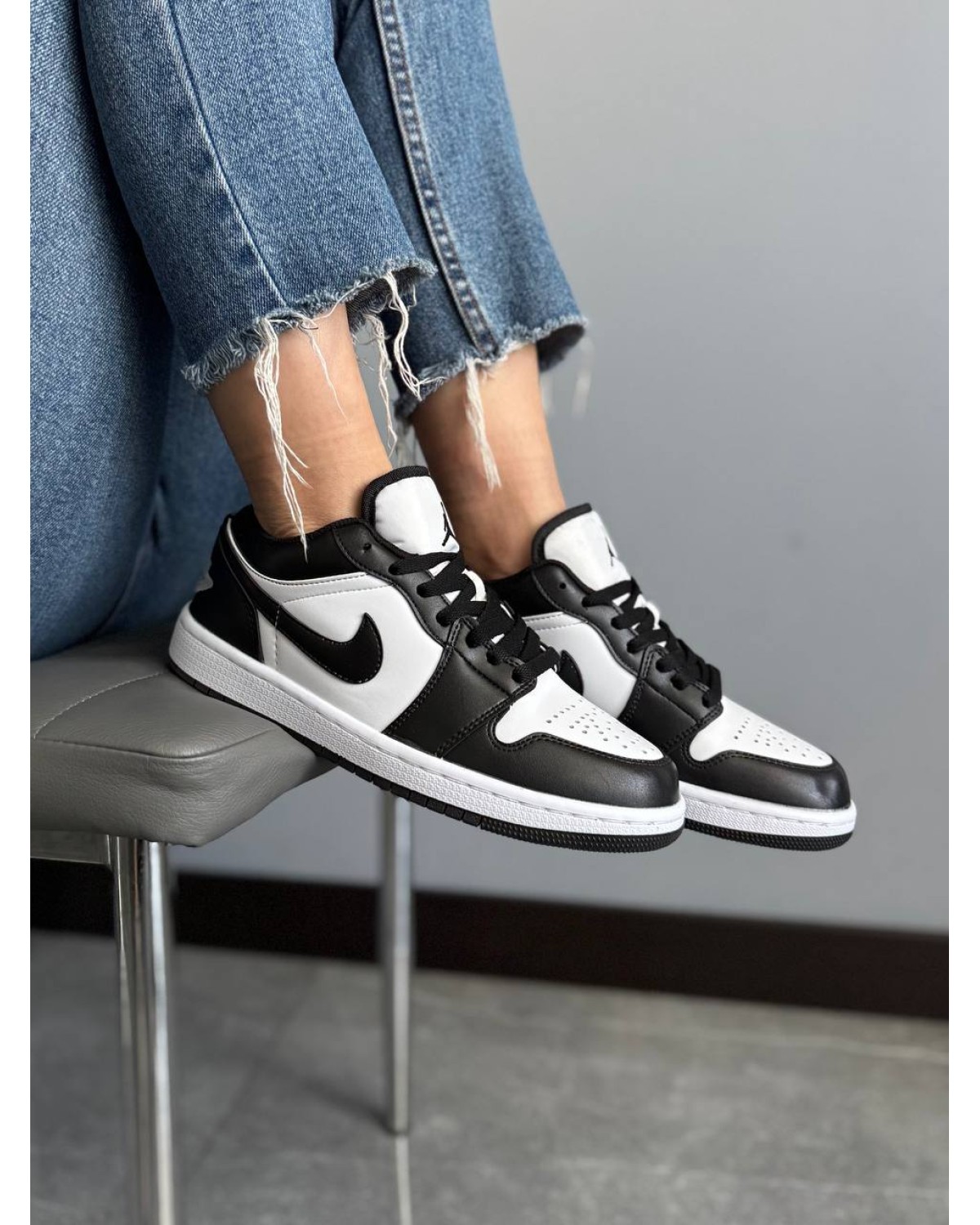 Nike Air Jordan 1 Low Black White