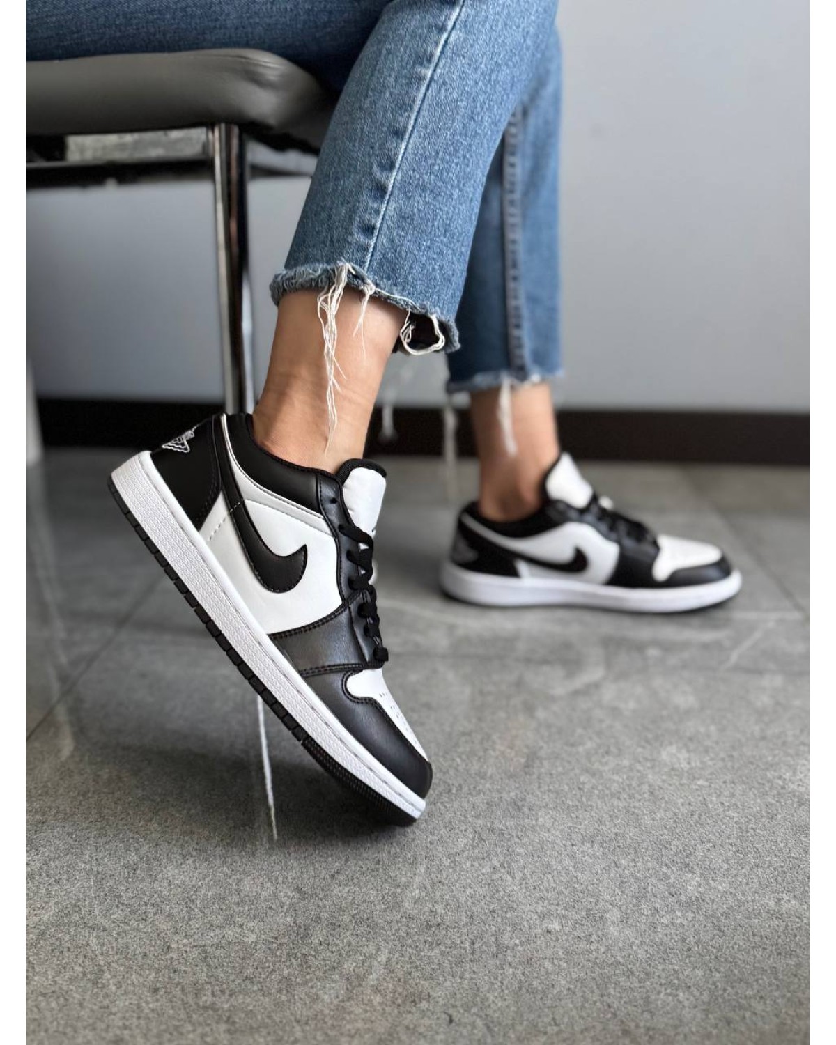 Nike Air Jordan 1 Low Black White