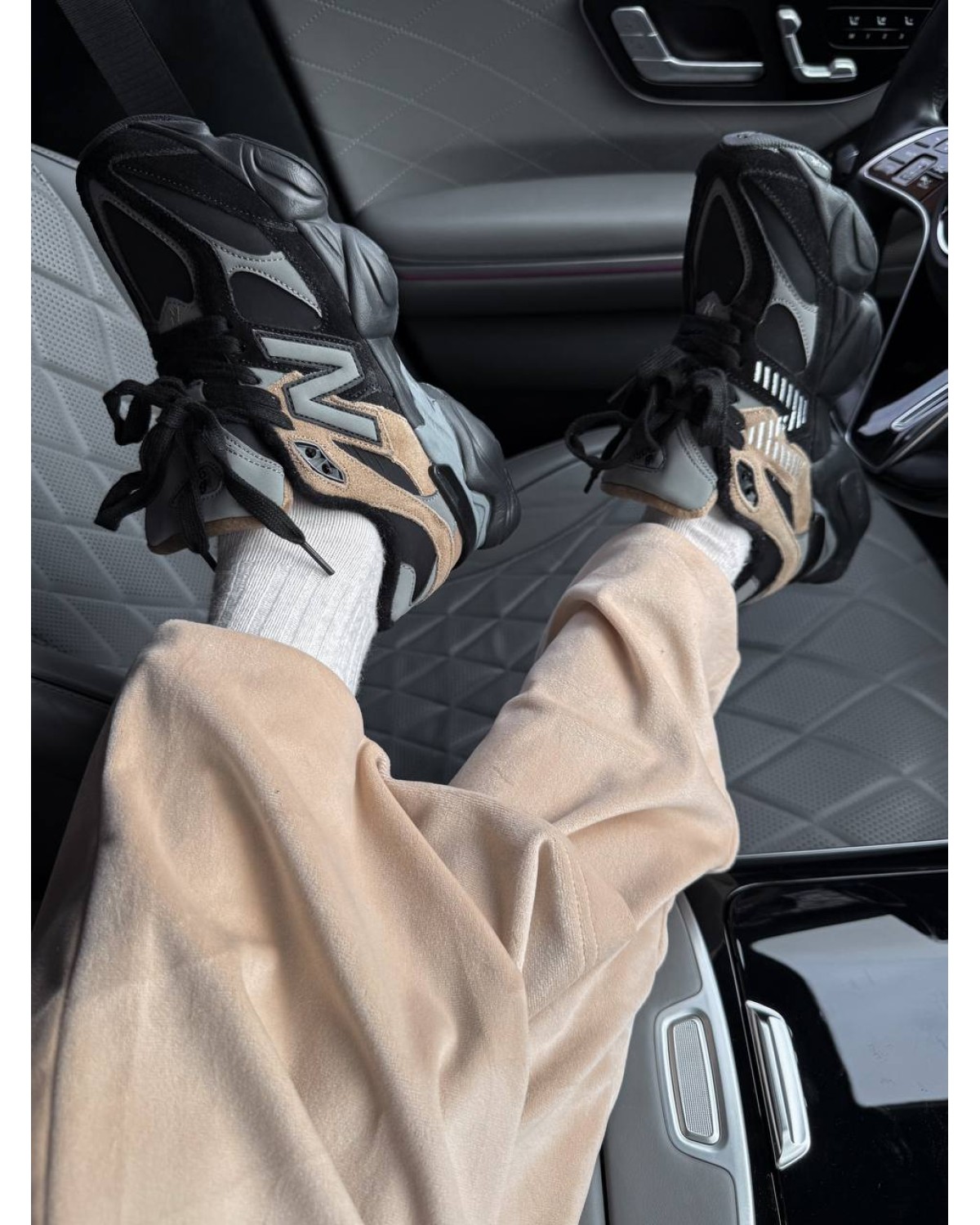 New Balance 9060 Black Brown