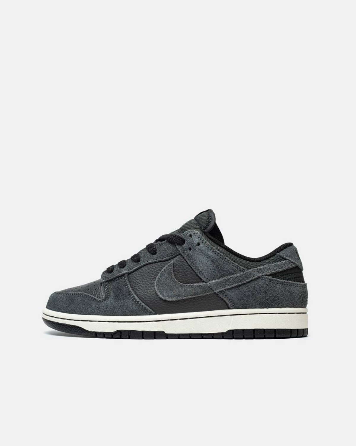 Nike Dunk Low PRM