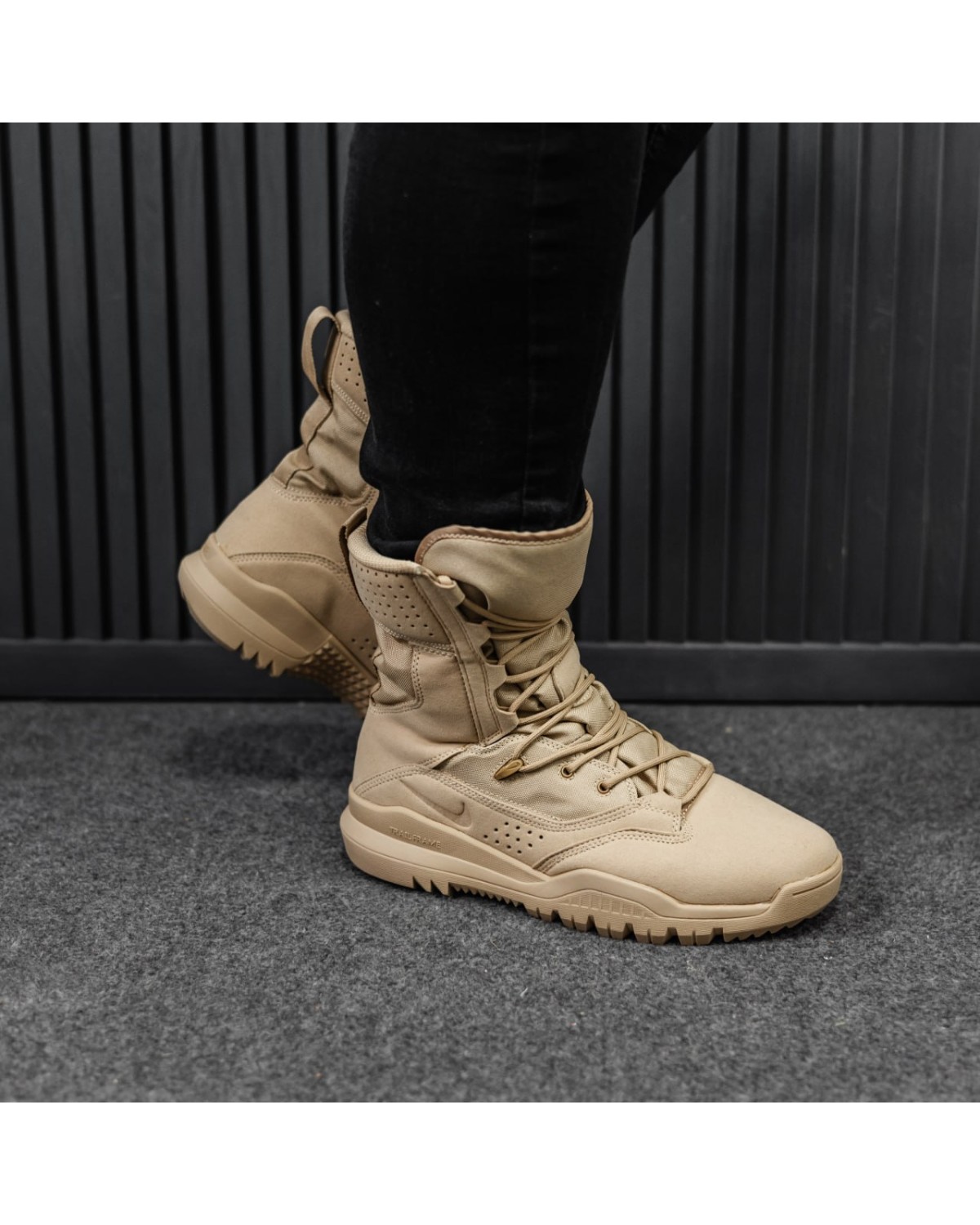 Nike SFB Field-JHD Beige