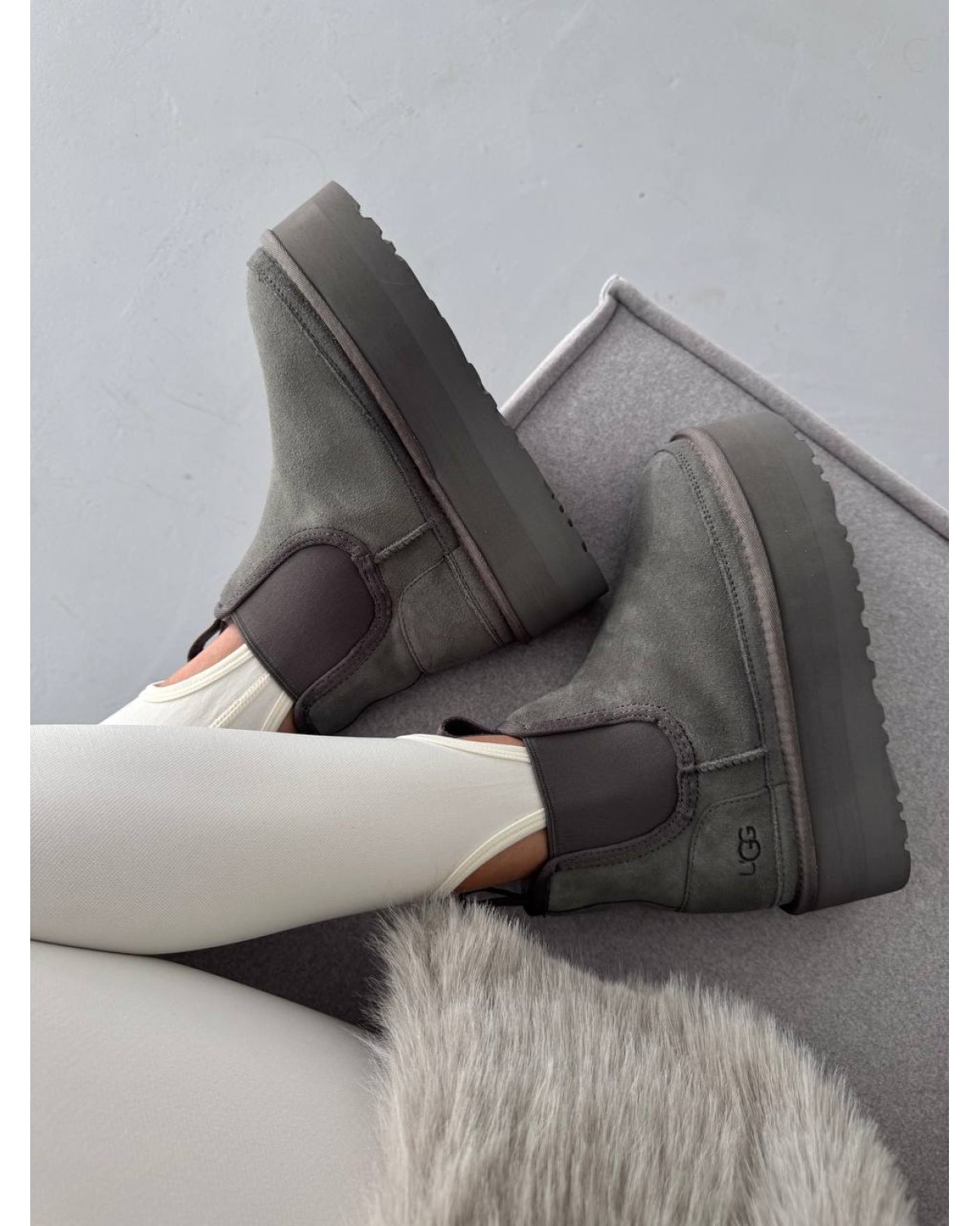 UGG Chelsea Mini Platform Grey
