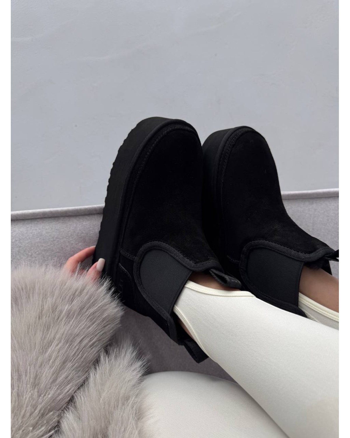 UGG Chelsea Mini Platform Black