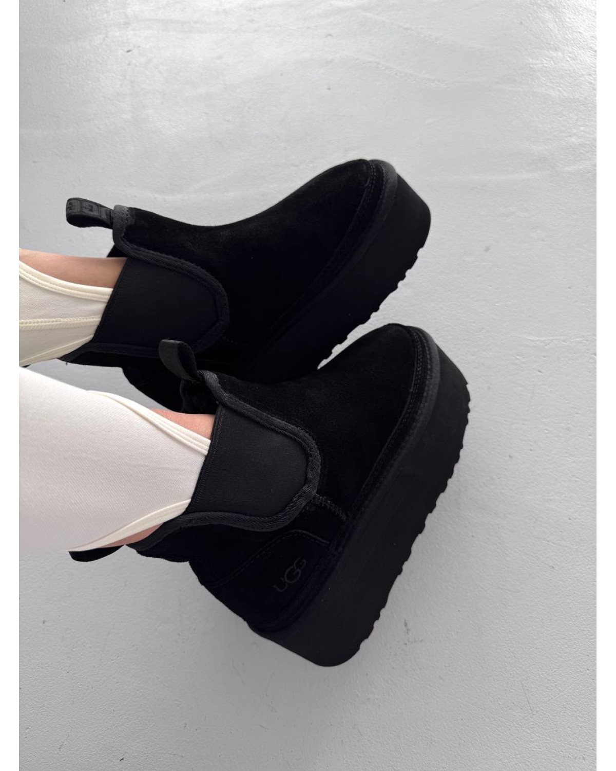 UGG Chelsea Mini Platform Black