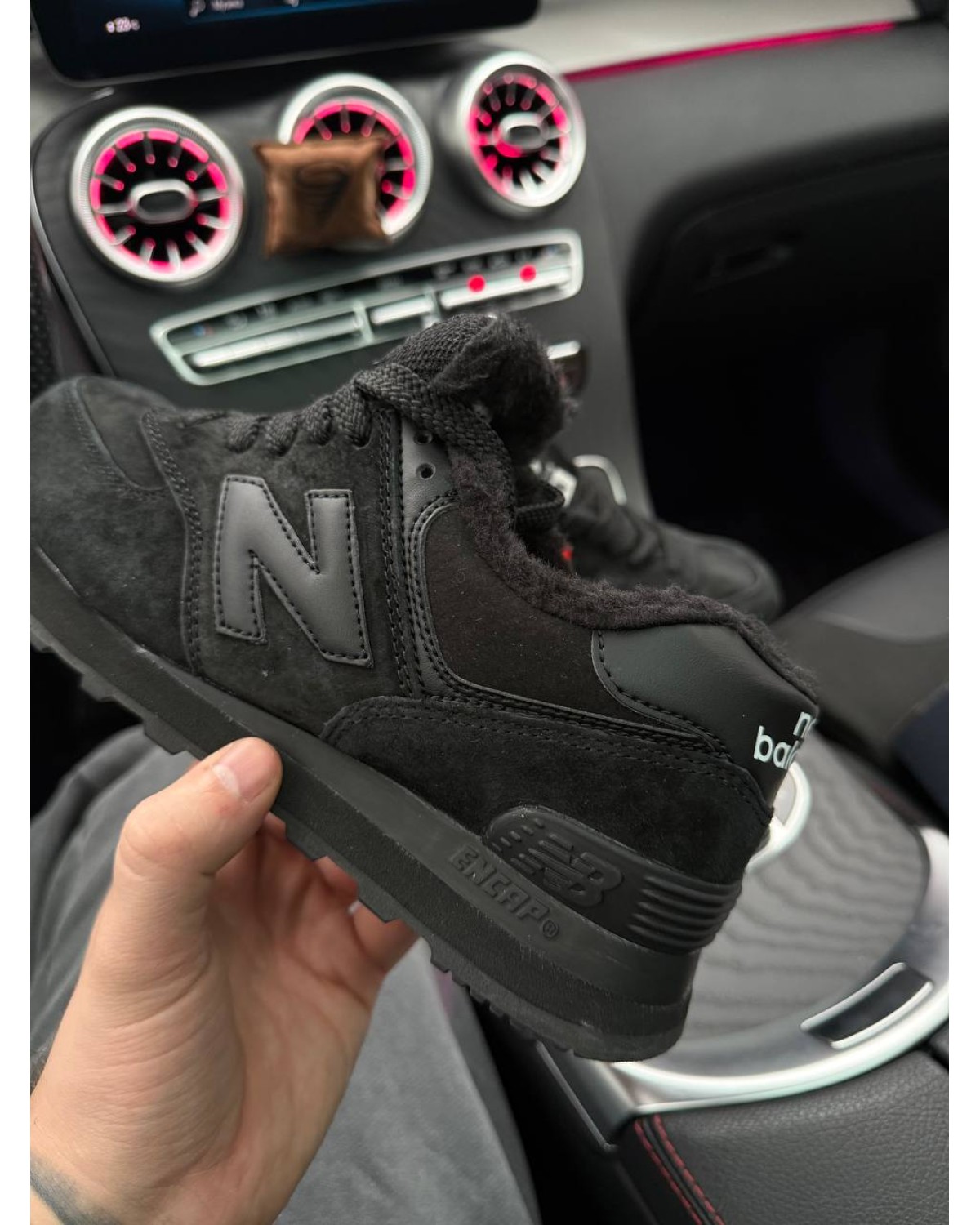 New Balance 574 Total Black FUR