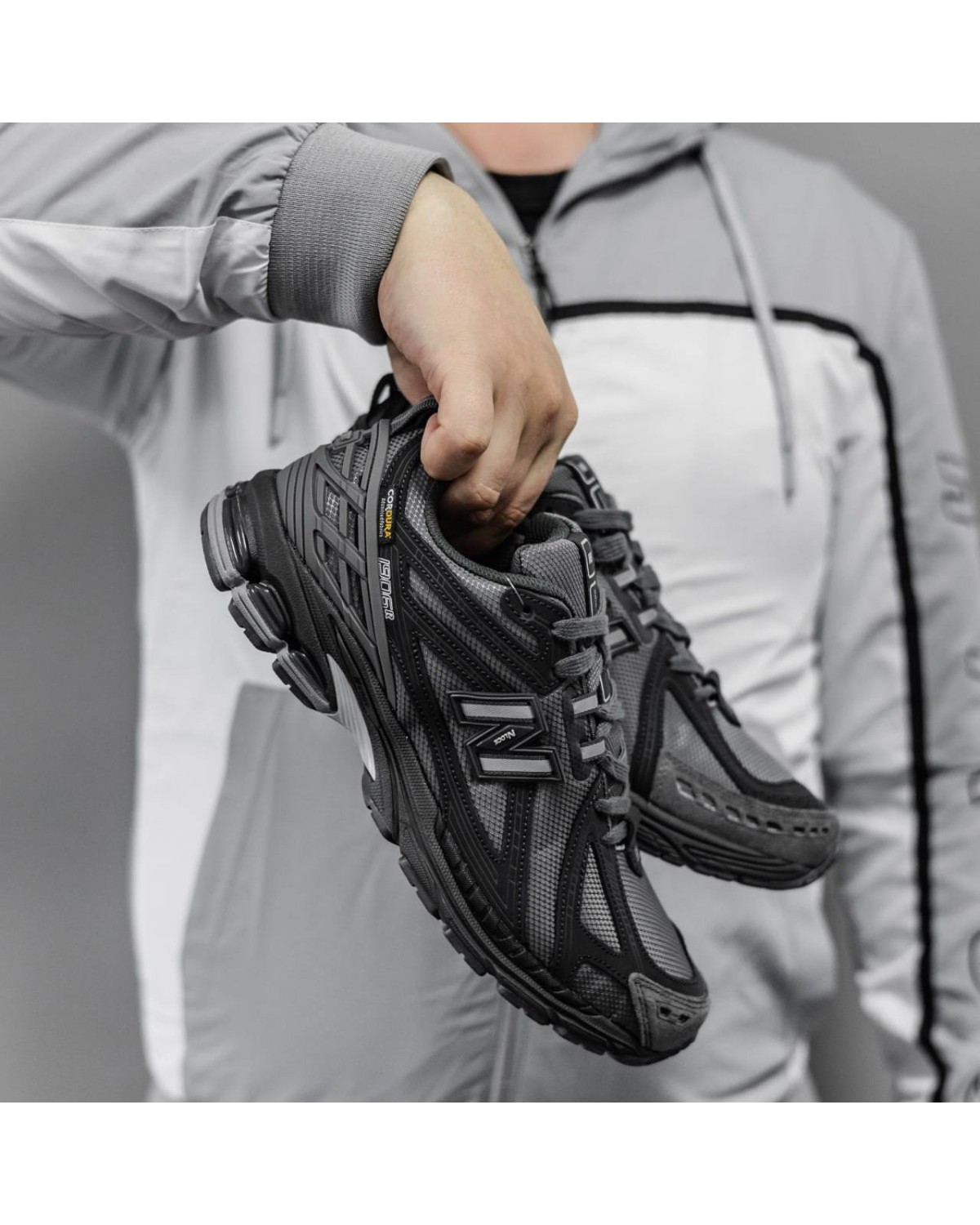 New Balance 1906R Grey