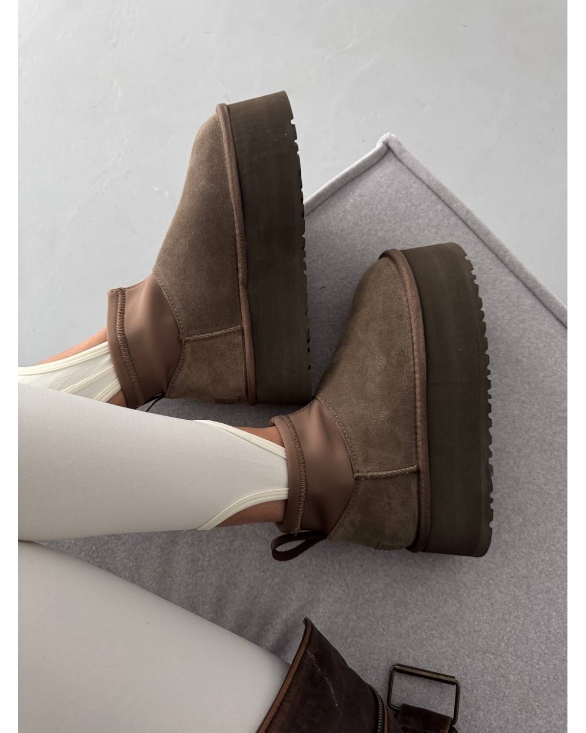 UGG Mini Dipper Platform Boots Hickory