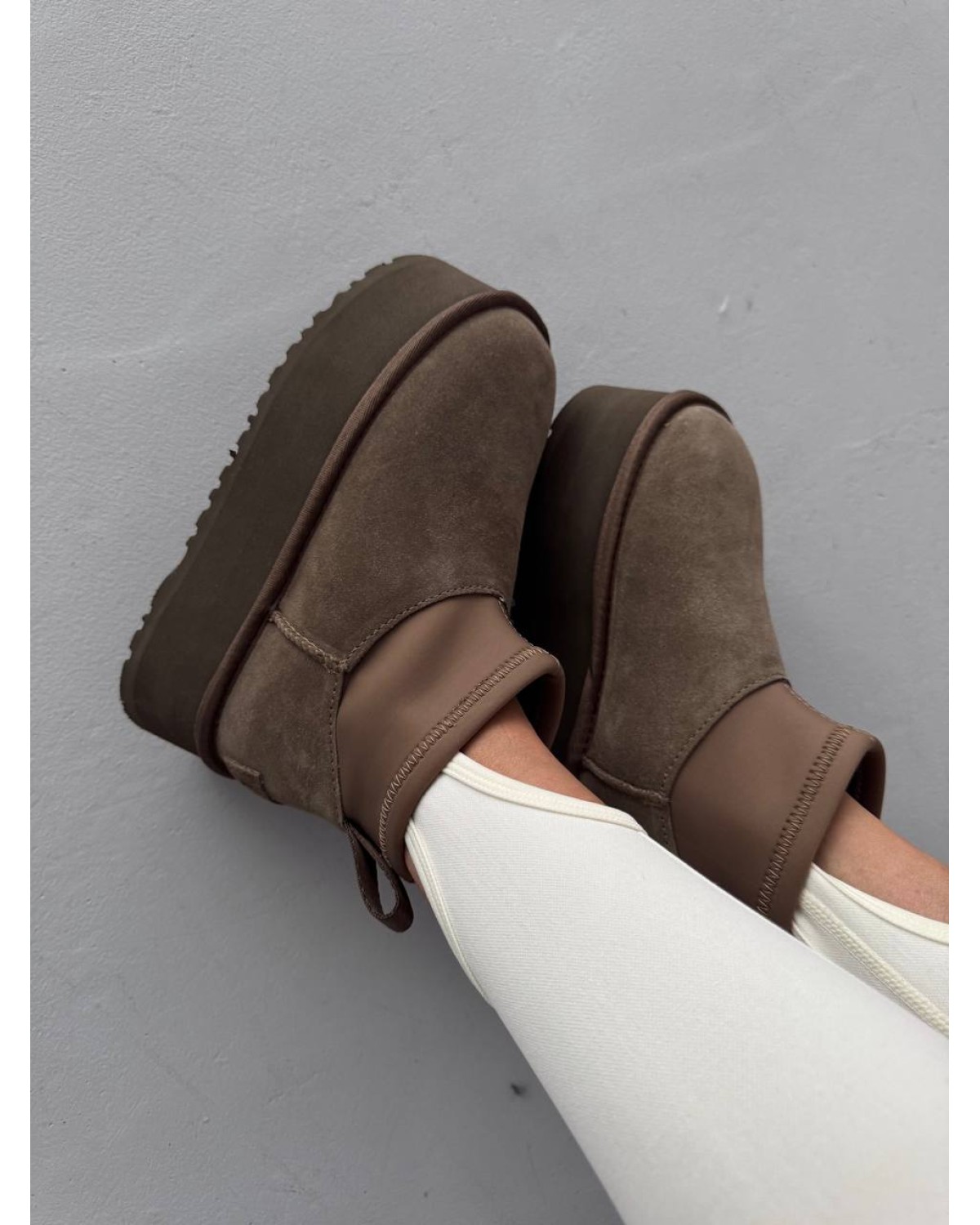 UGG Mini Dipper Platform Boots Hickory