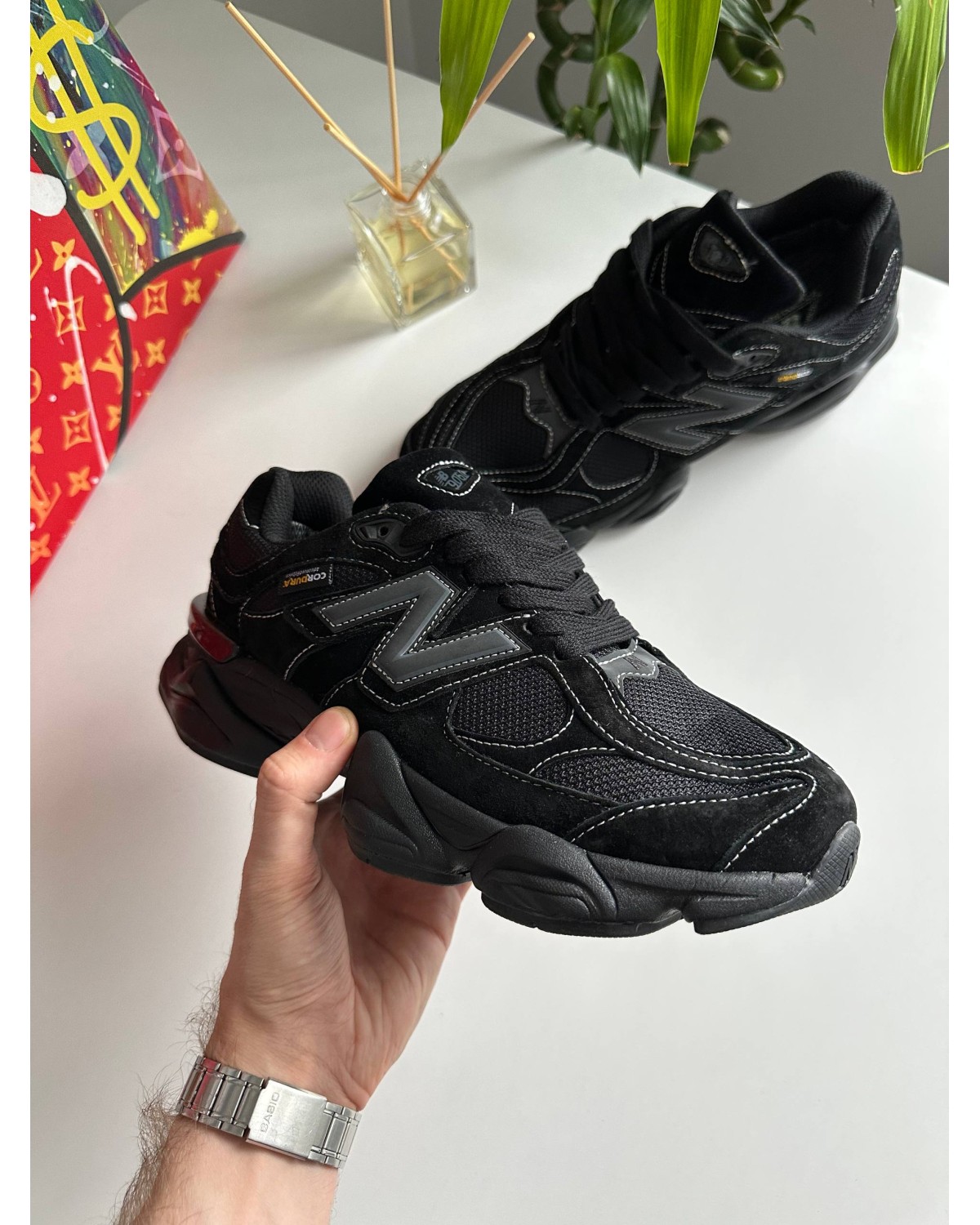 New Balance 9060 Total Black Thermo