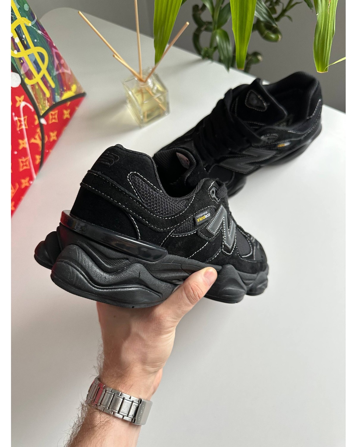 New Balance 9060 Total Black Thermo