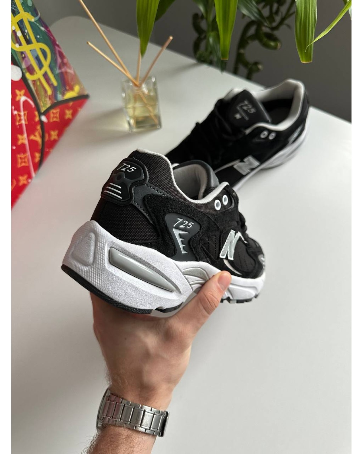 New Balance 725 Black White Thermo New Balance 725 Black White Thermo