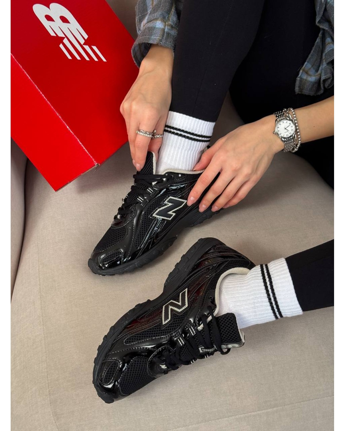 New Balance 204L Black Timberwolf New Balance 204L Black Timberwolf