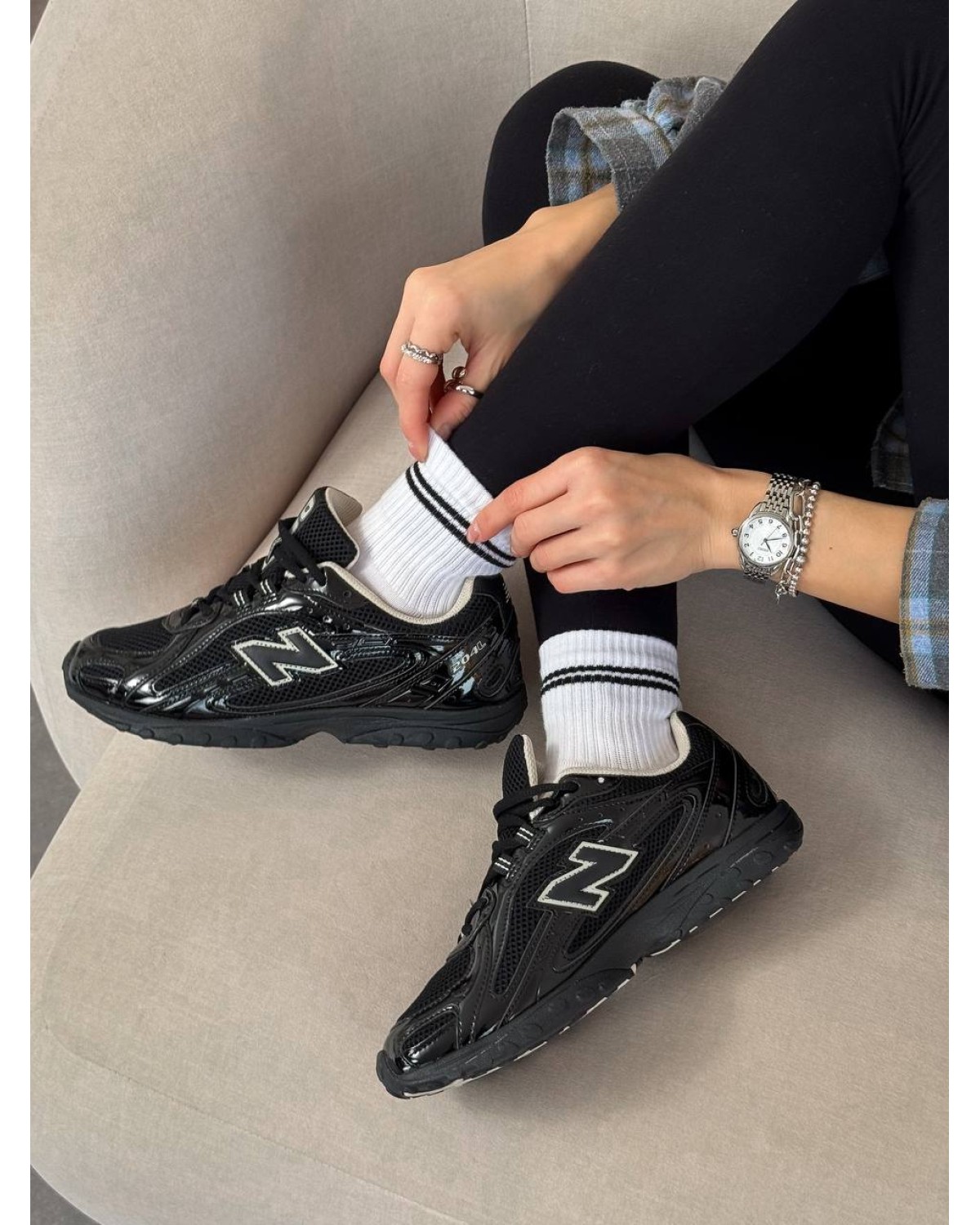 New Balance 204L Black Timberwolf New Balance 204L Black Timberwolf