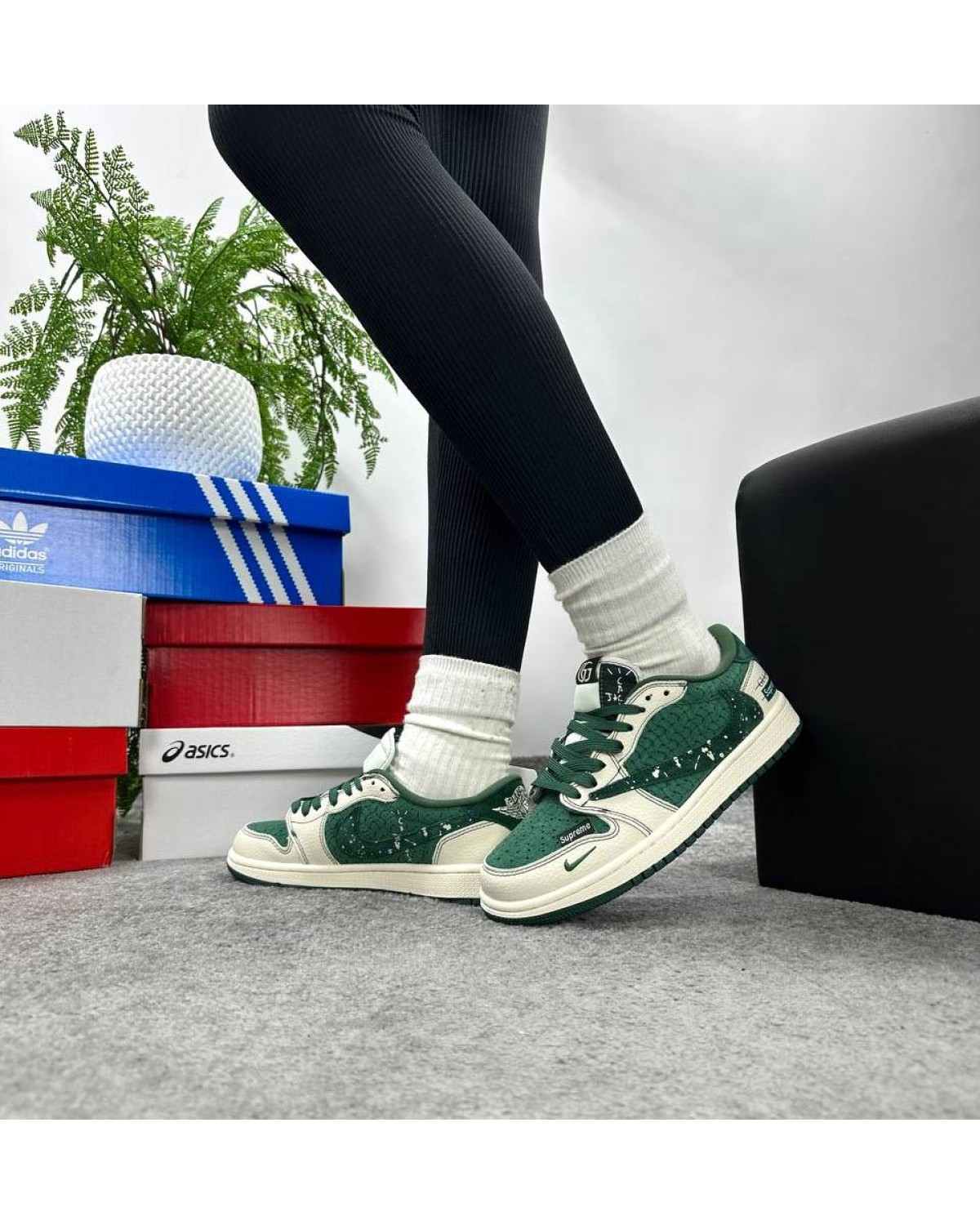 Nike Jordan 1 Low x Travis Scott x Gucci x Supreme