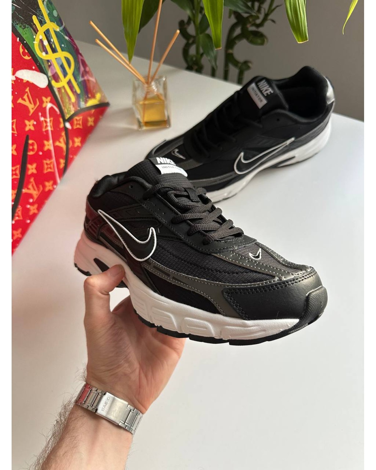 Nike Initiator Black White