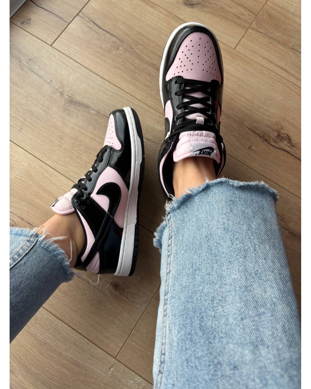 Nike SB Dunk Low Pink Black