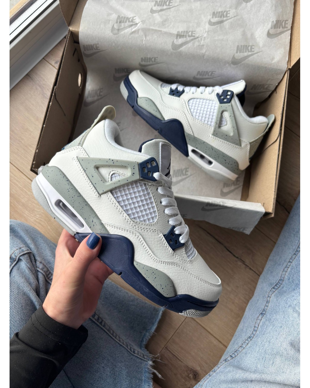 Jordan 4 Retro Midnight Navy