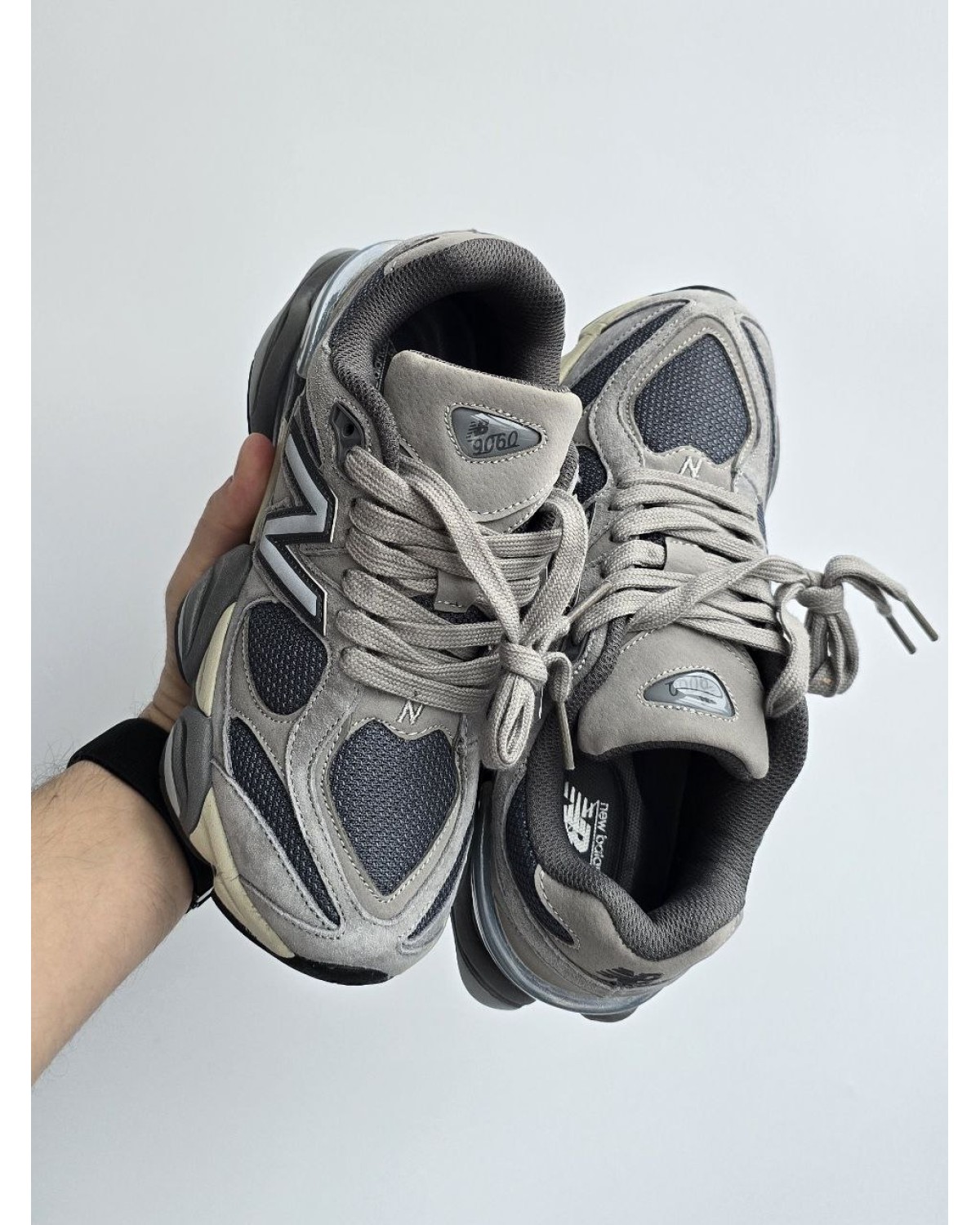 New Balance 9060 Grey
