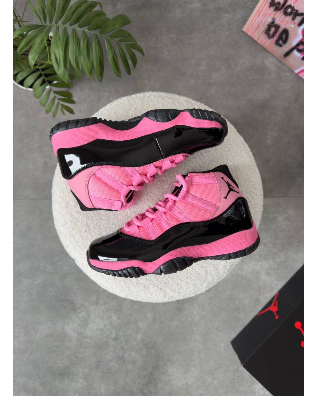 Jordan 11 Retro Black Pink