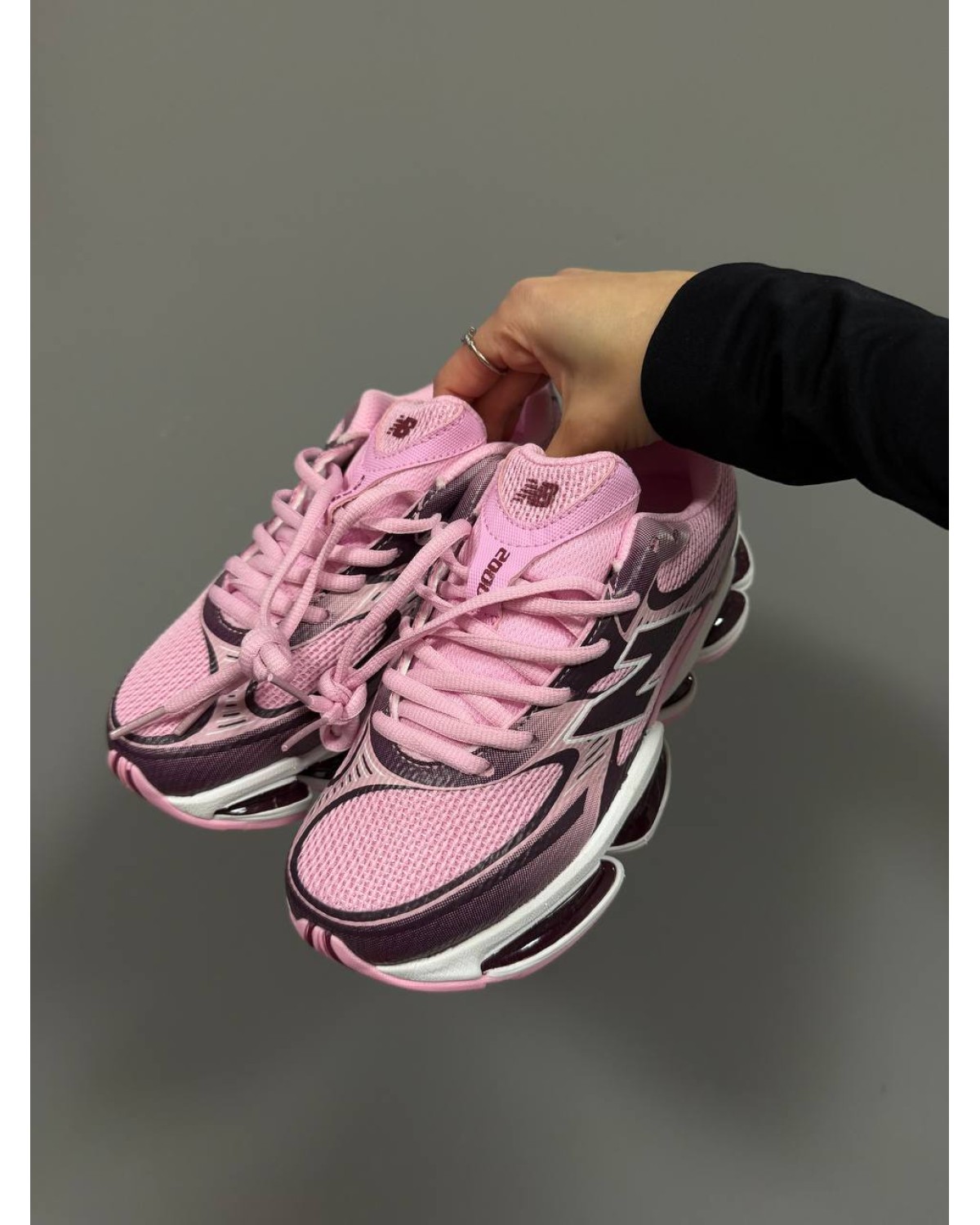 New Balance 2000 Cherry Pink