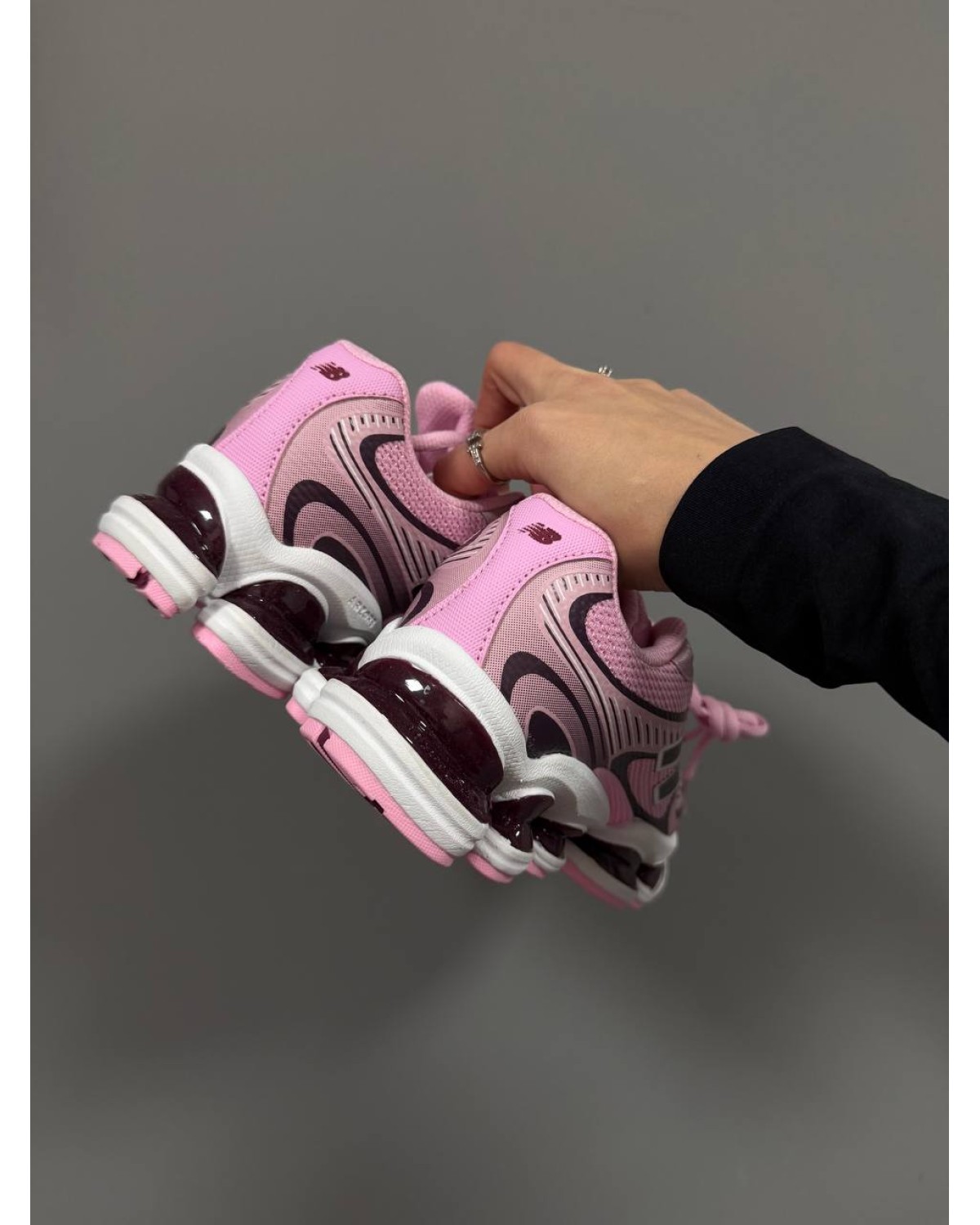 New Balance 2000 Cherry Pink