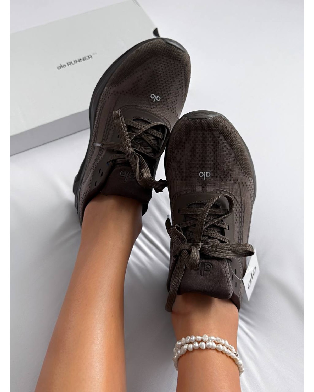 Alo Yoga Runner Brown