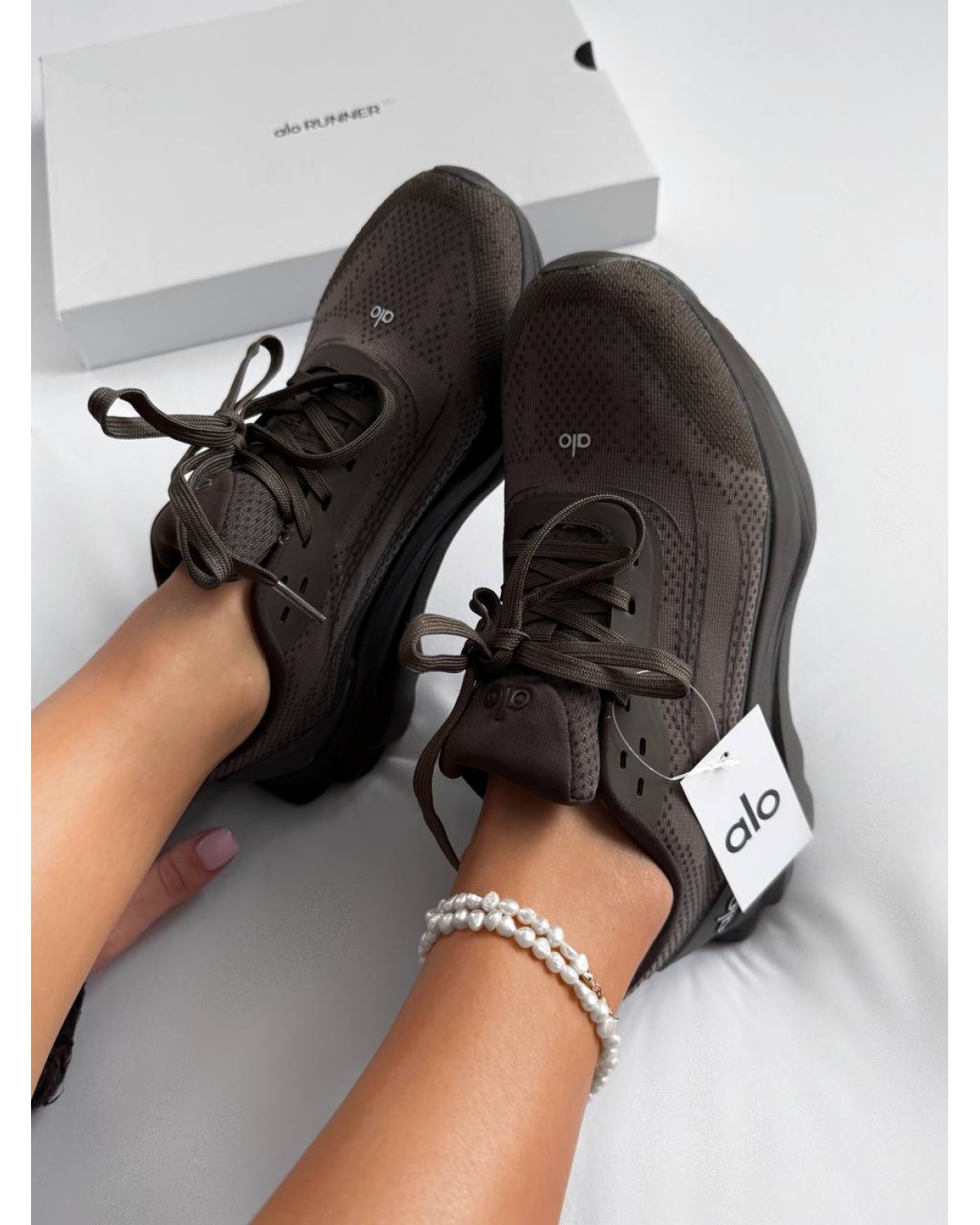 Alo Yoga Runner Brown