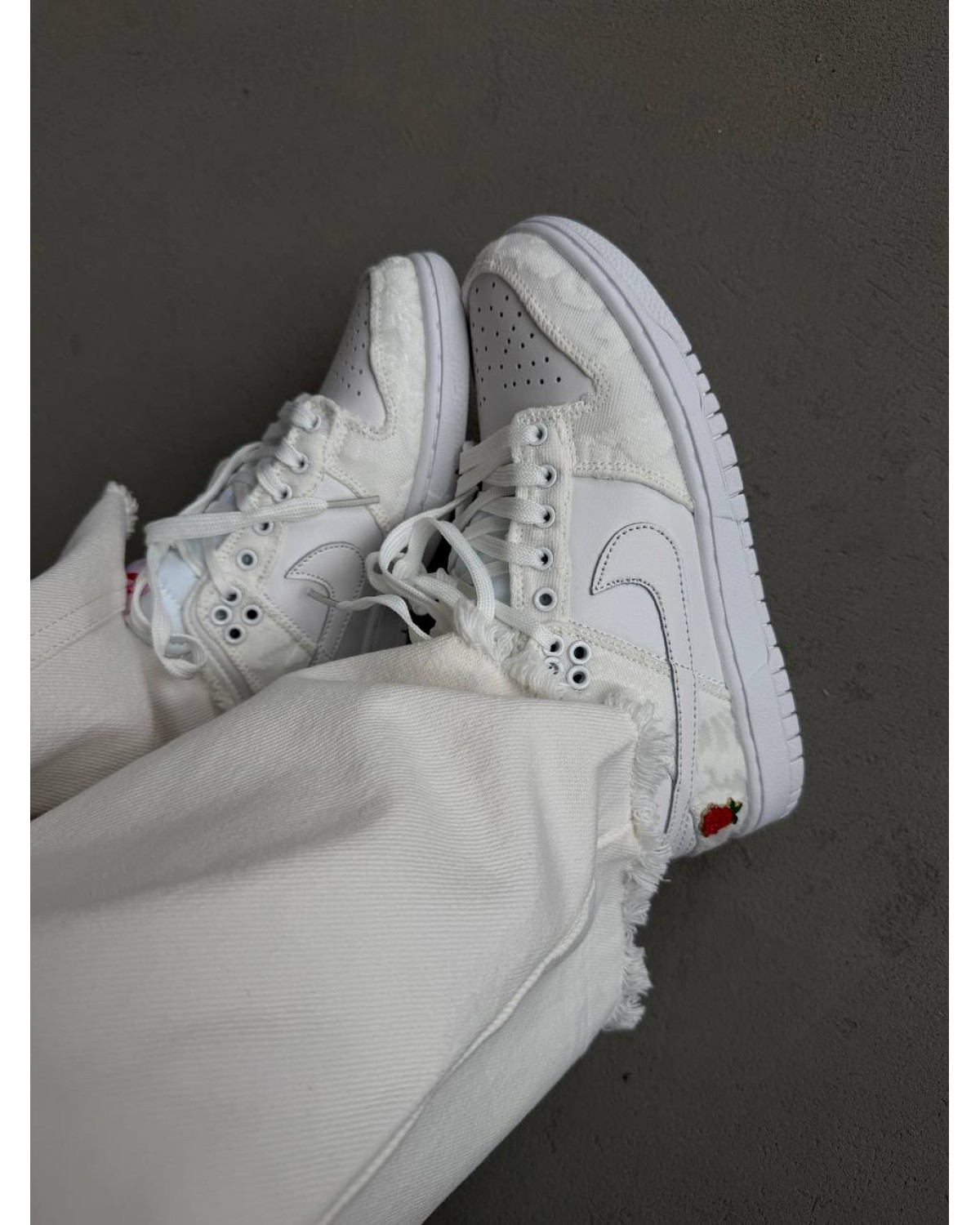 Nike Sb Dunk Give Her Flowers