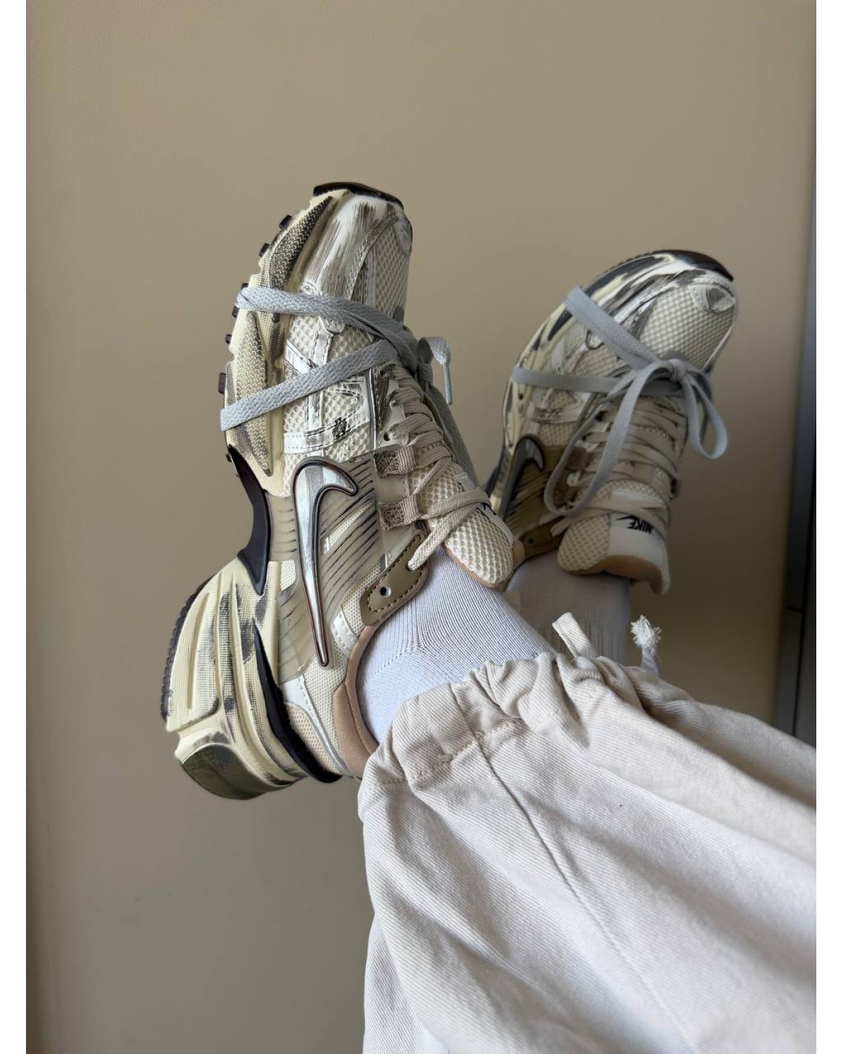 Nike V2K Run White Beige