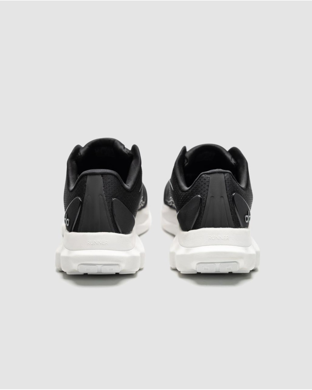 Alo Yoga Runner Black