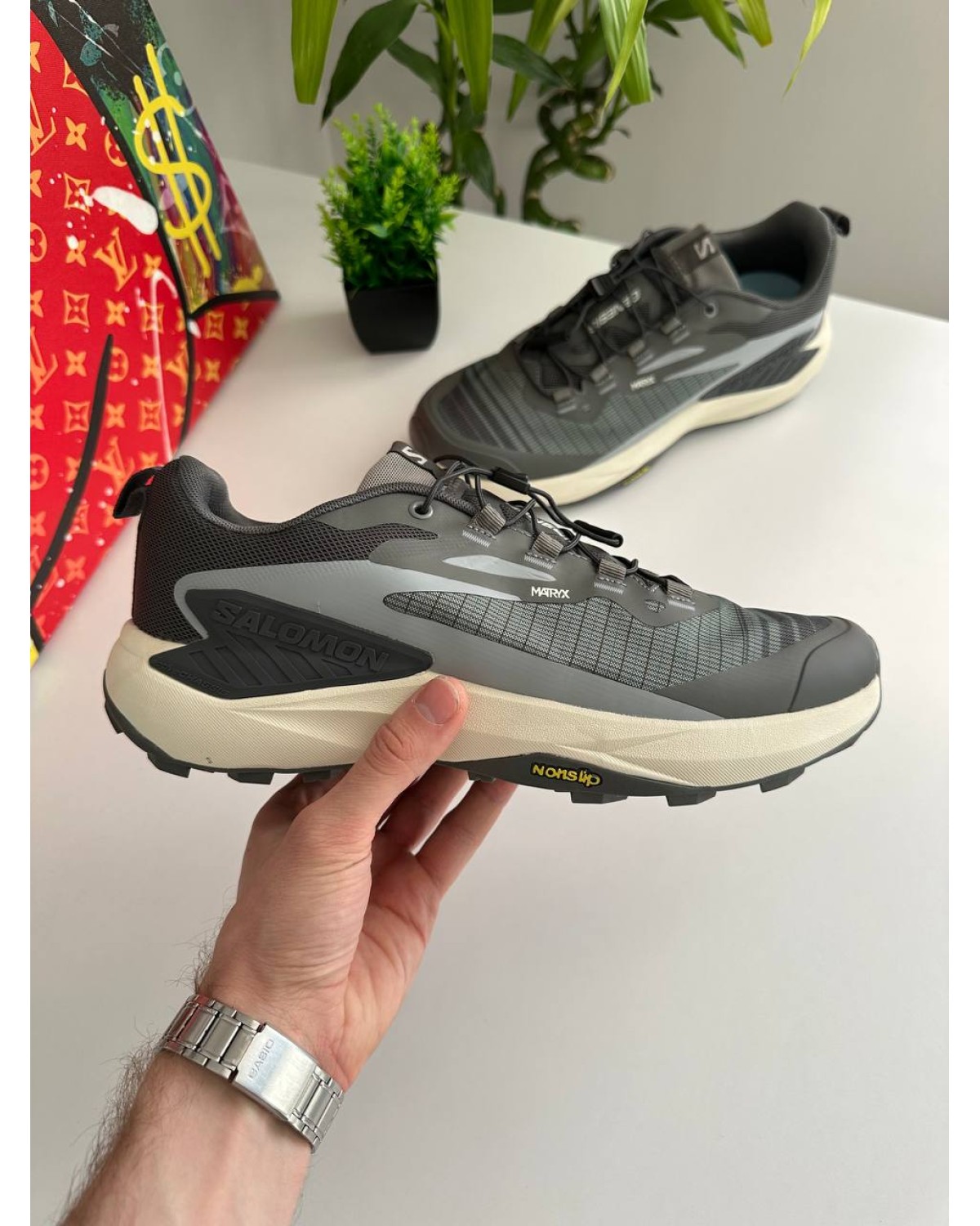 Salomon Genesis Grey