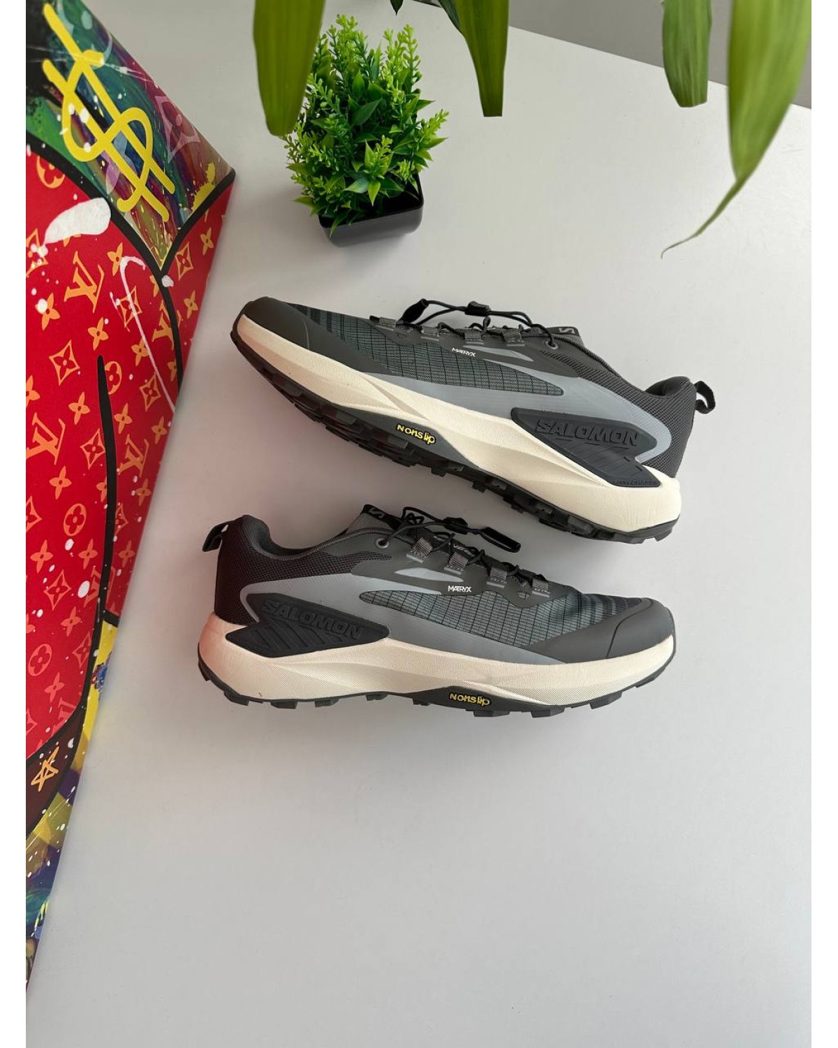 Salomon Genesis Grey