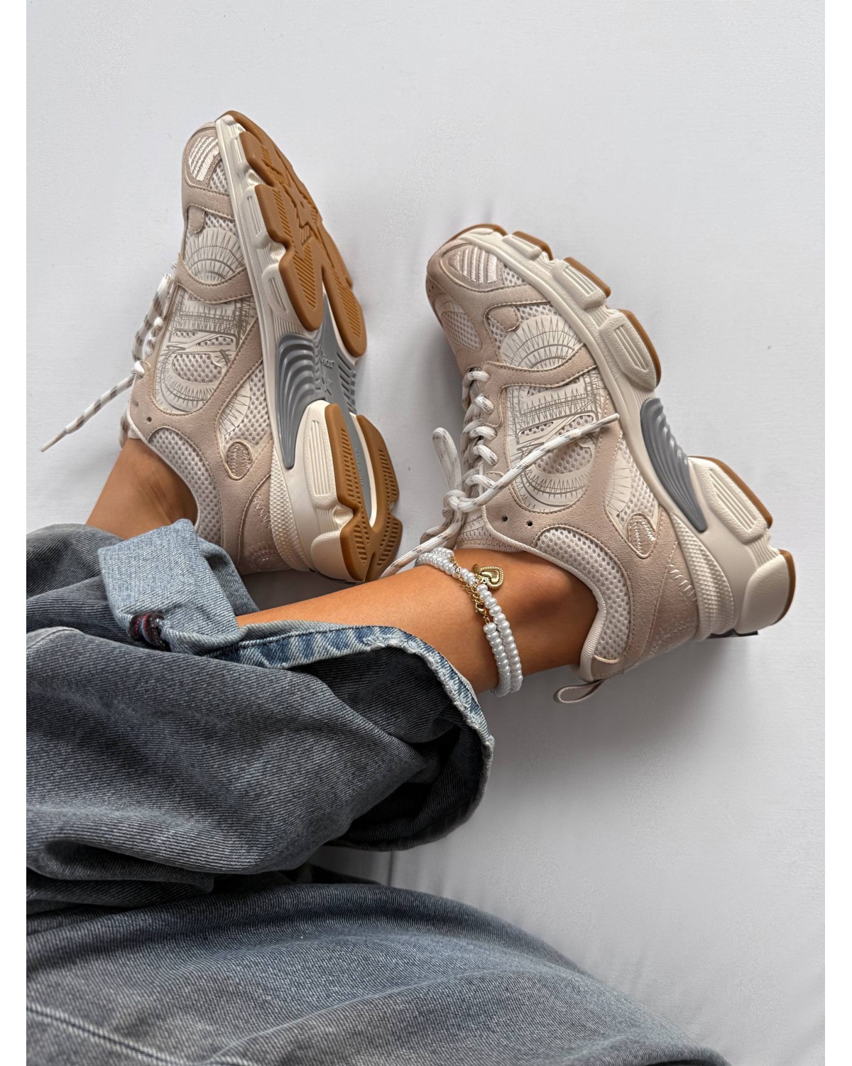 Dior Chrono Sneaker Beige