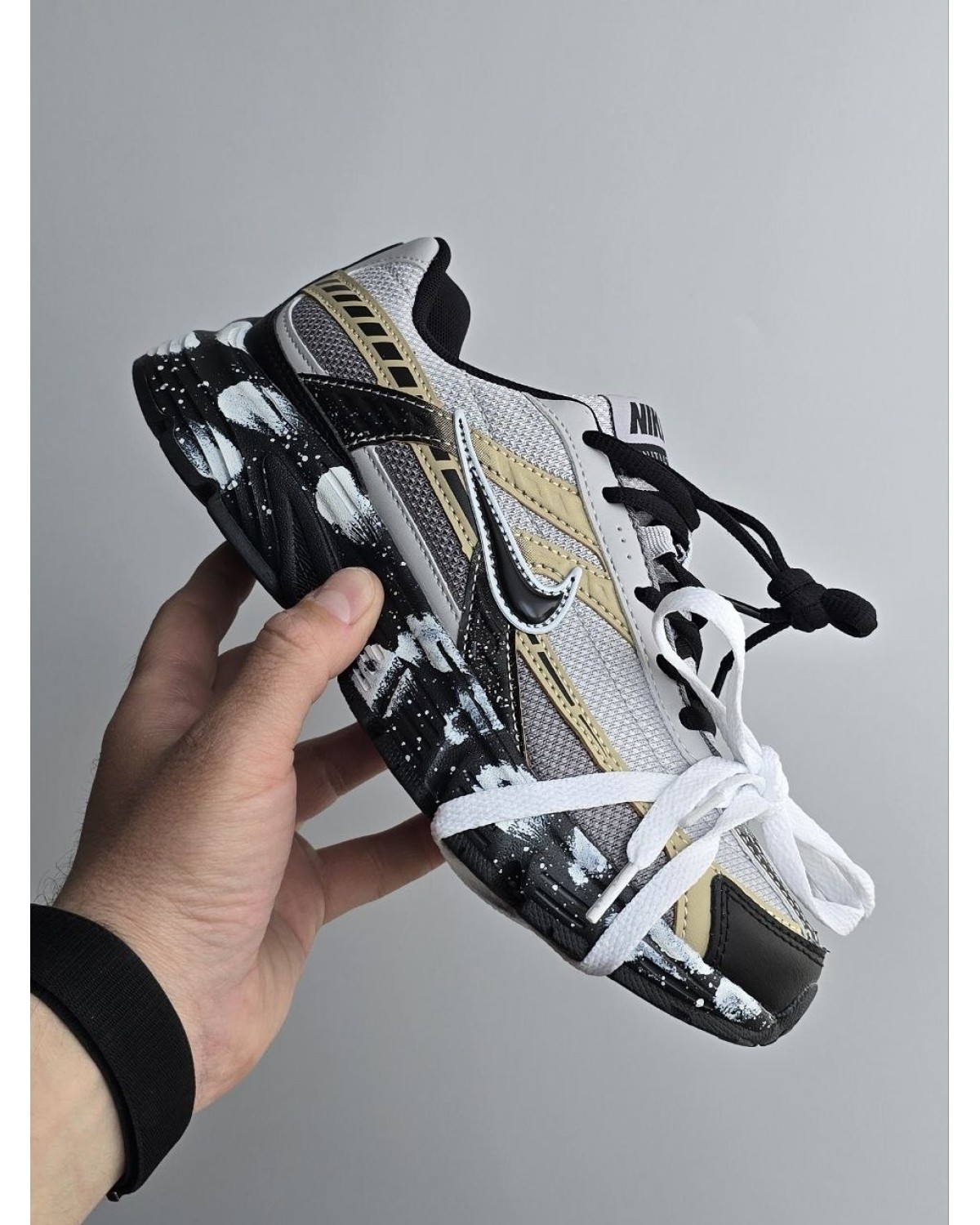 Nike Initiator Custom  Whit /Black/Beige