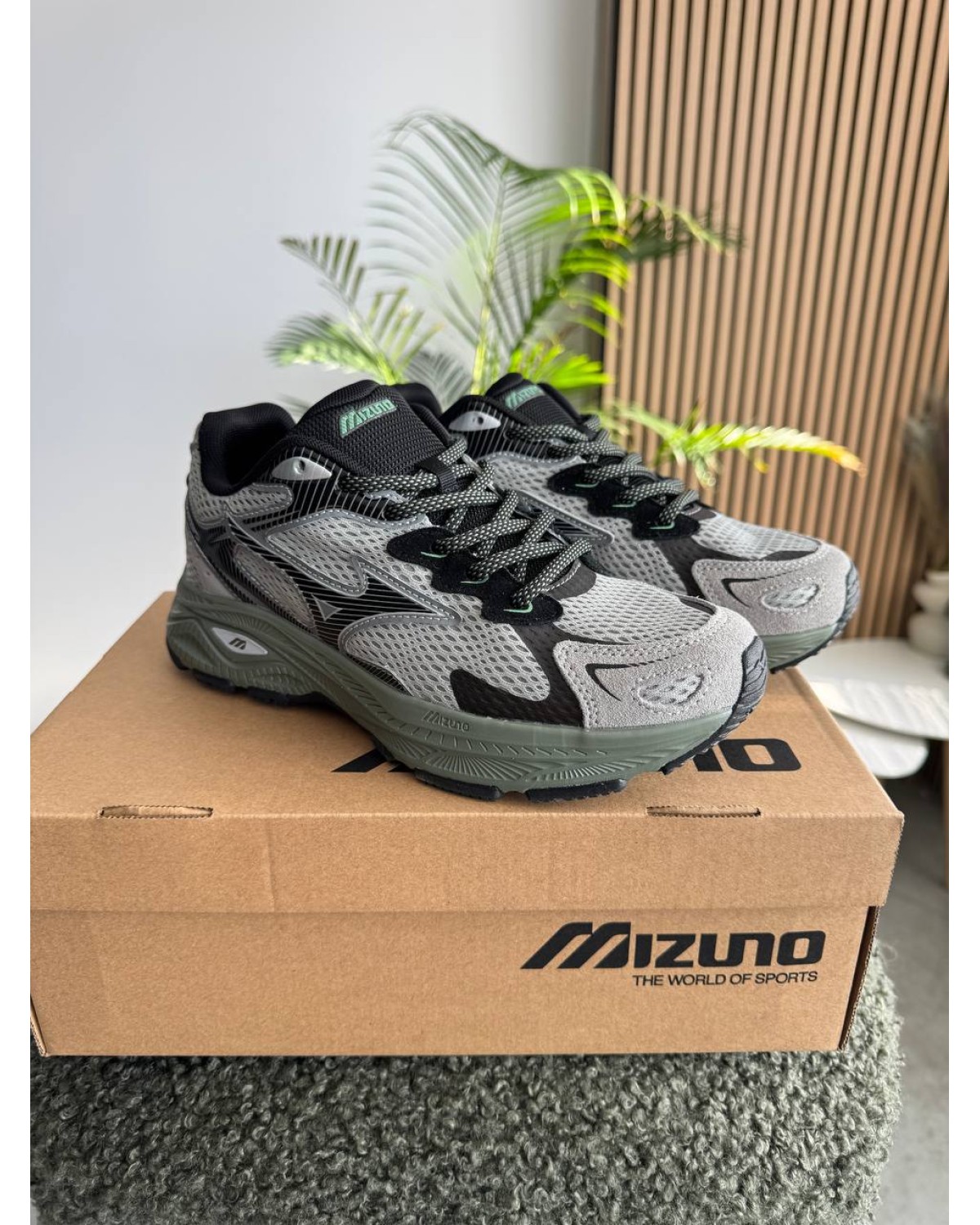 Mizuno Racer S