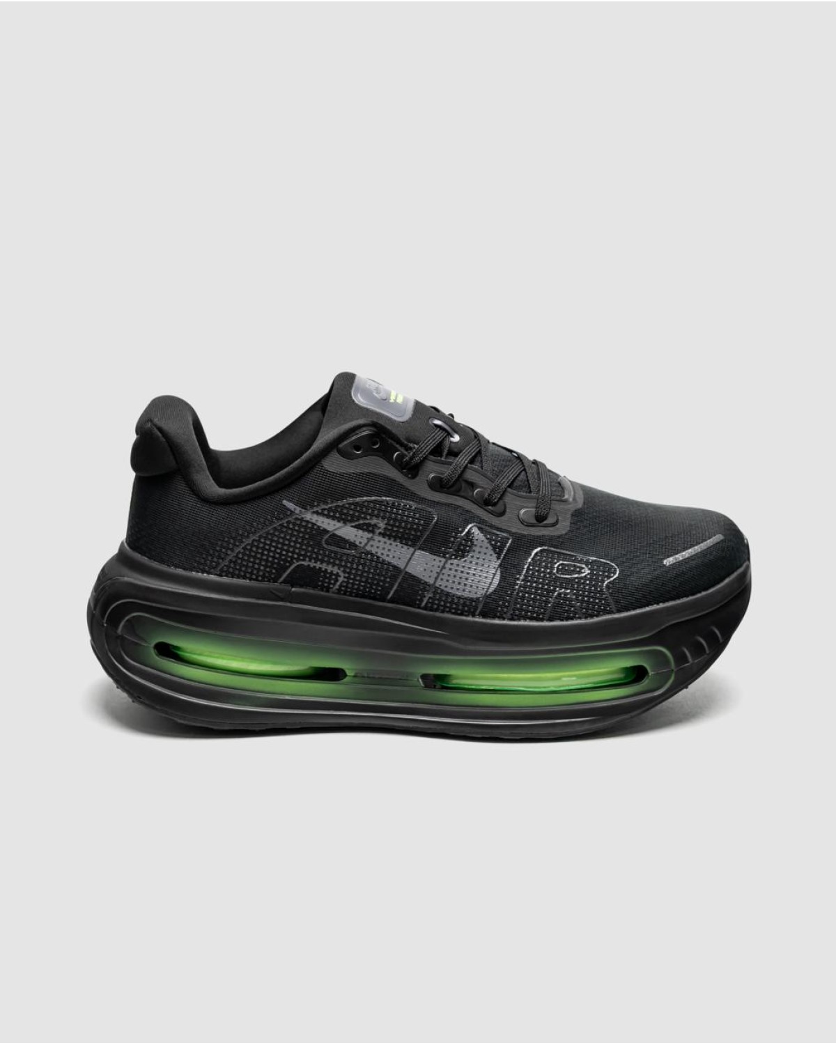 Nike Vomero Black/Volt