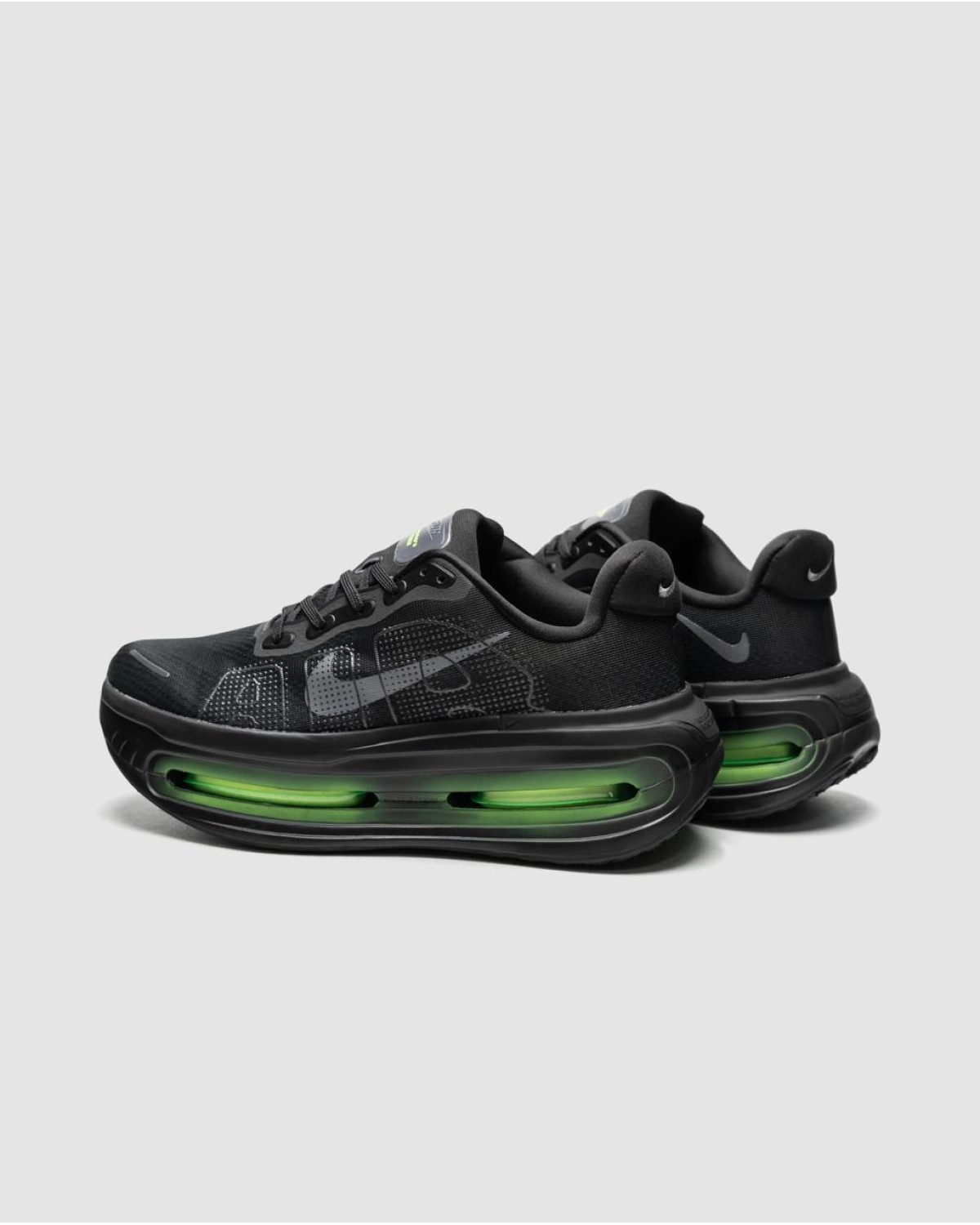 Nike Vomero Black/Volt