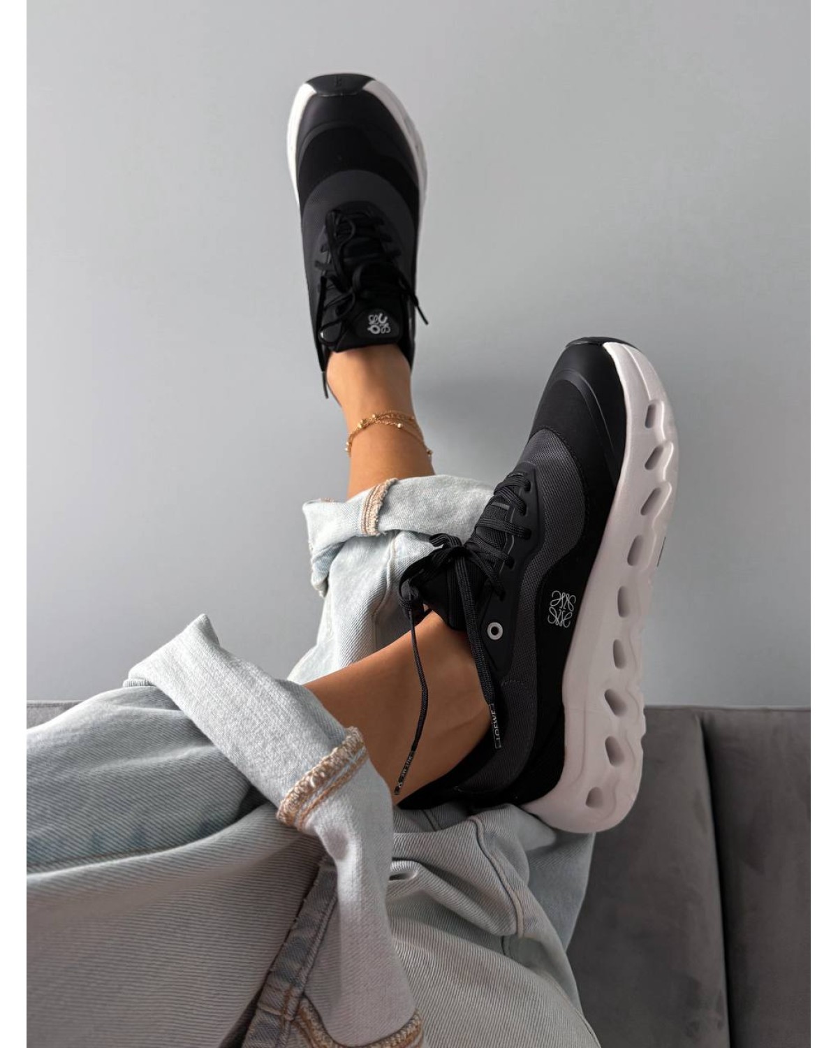 Loewe x ON Cloudfit Black