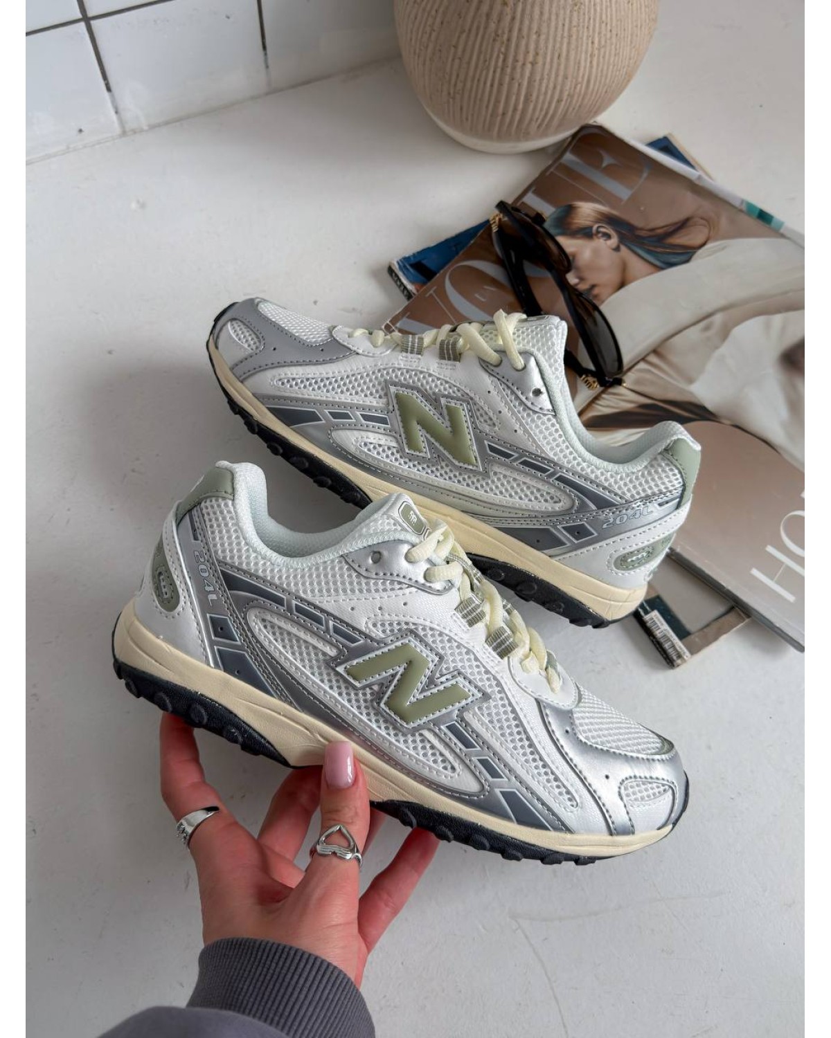 New Balance 204L White/Metallic/Beige