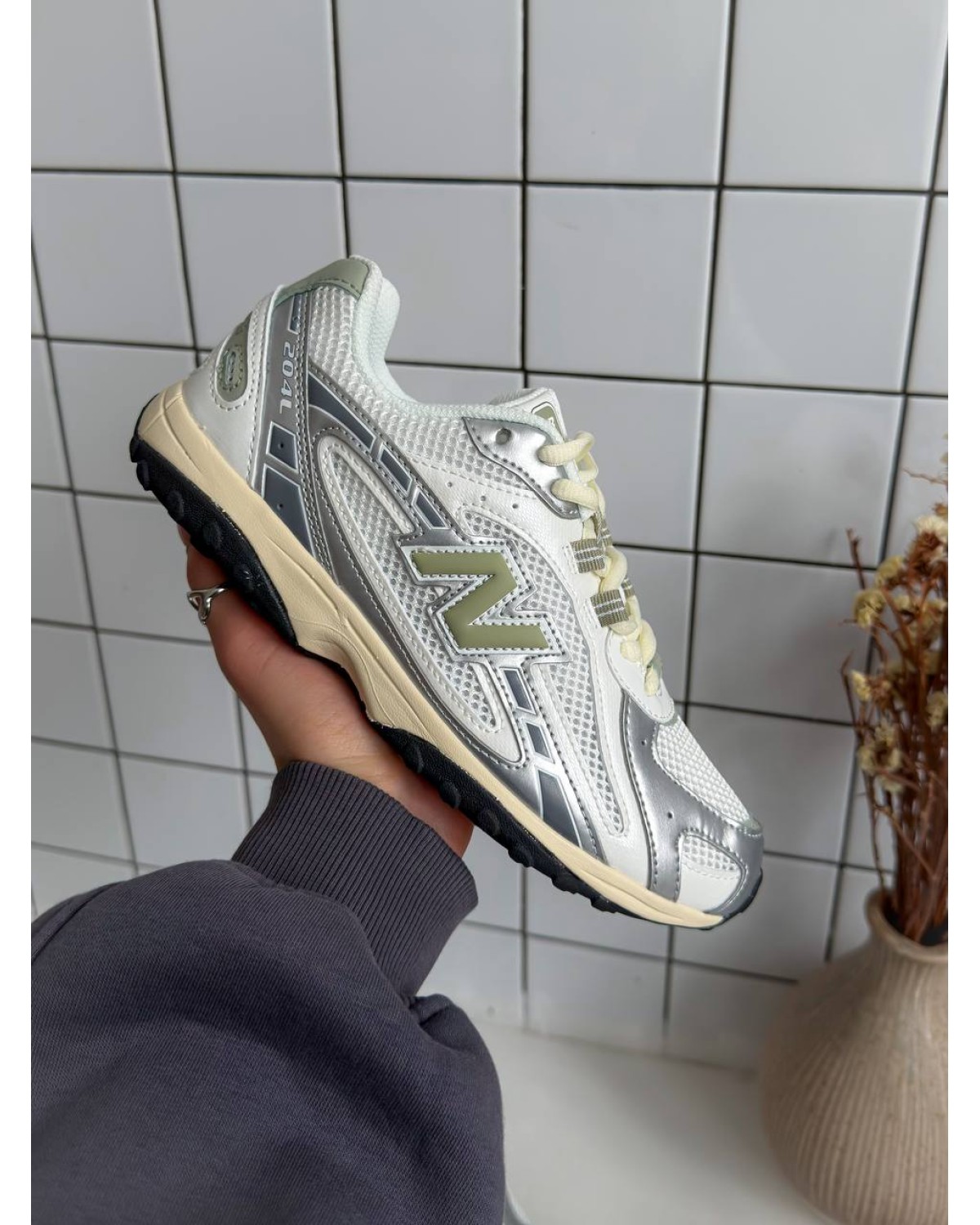 New Balance 204L White/Metallic/Beige